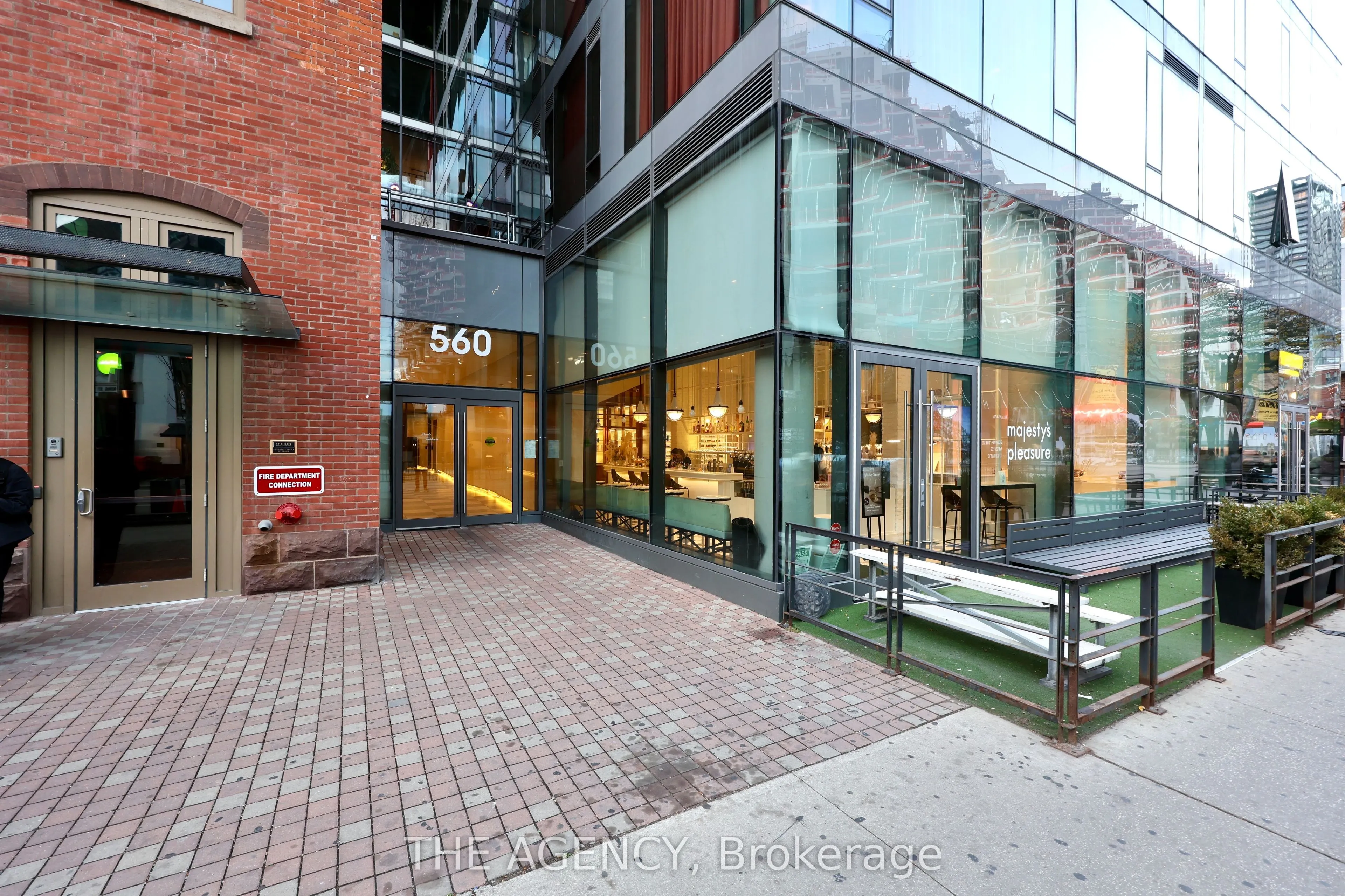 560 King Street W, #1011