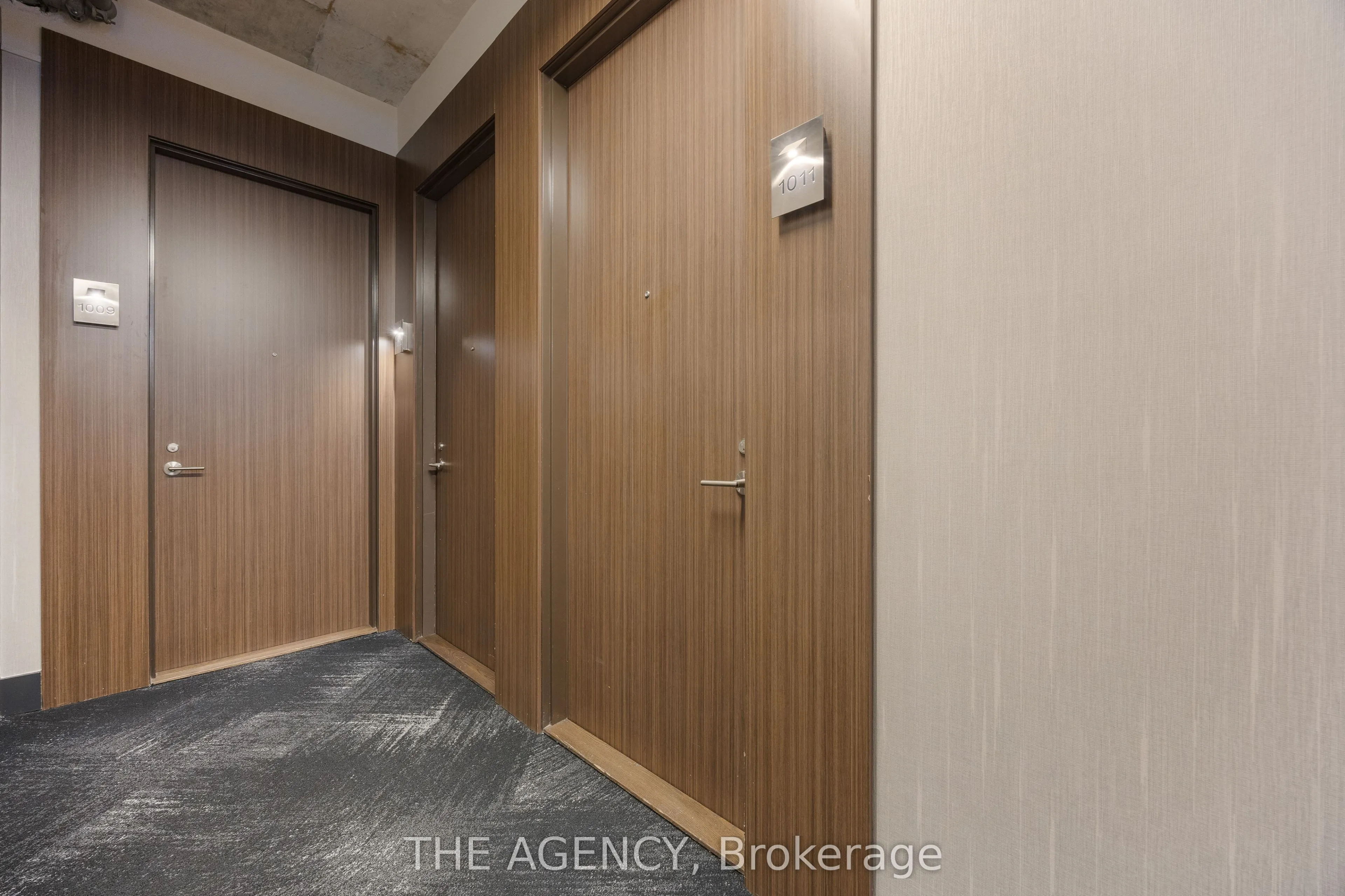 560 King Street W, #1011