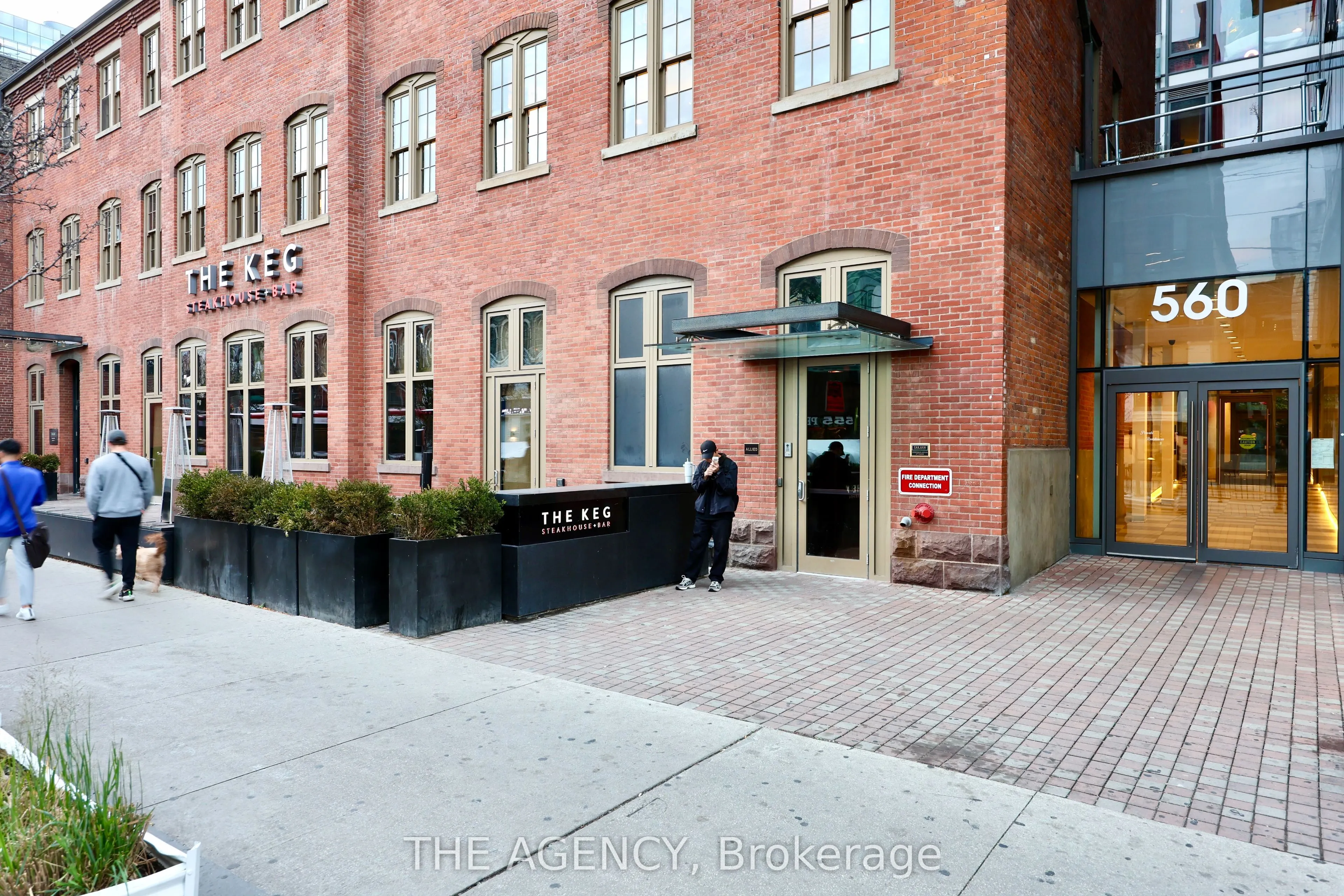 560 King Street W, #1011