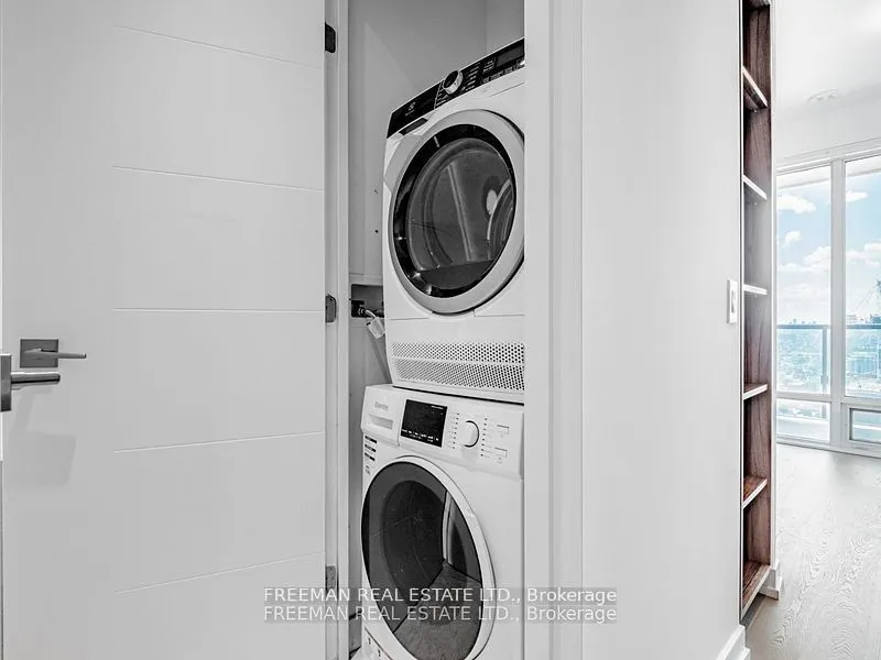 488 University Avenue, #2512