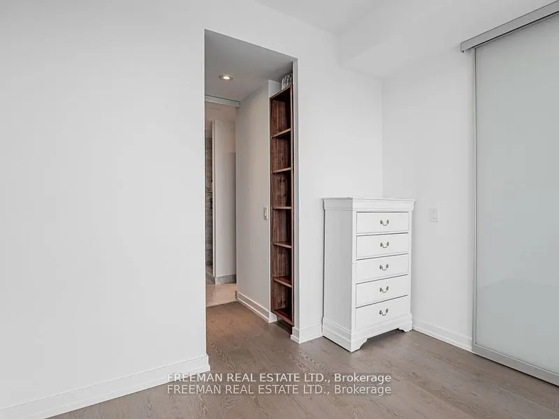 488 University Avenue, #2512