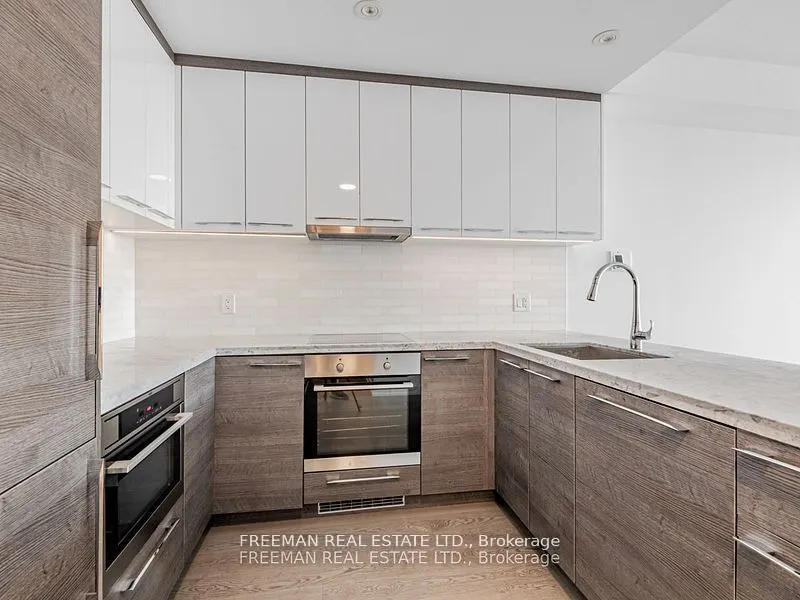 488 University Avenue, #2512