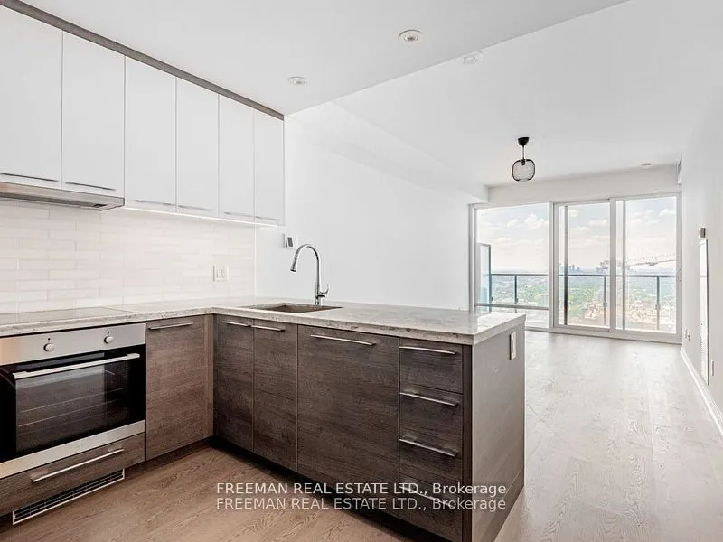 488 University Avenue, #2512