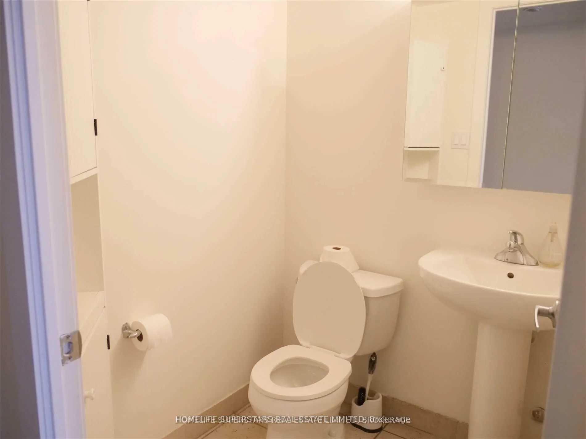 550 Queens Quay W, #708