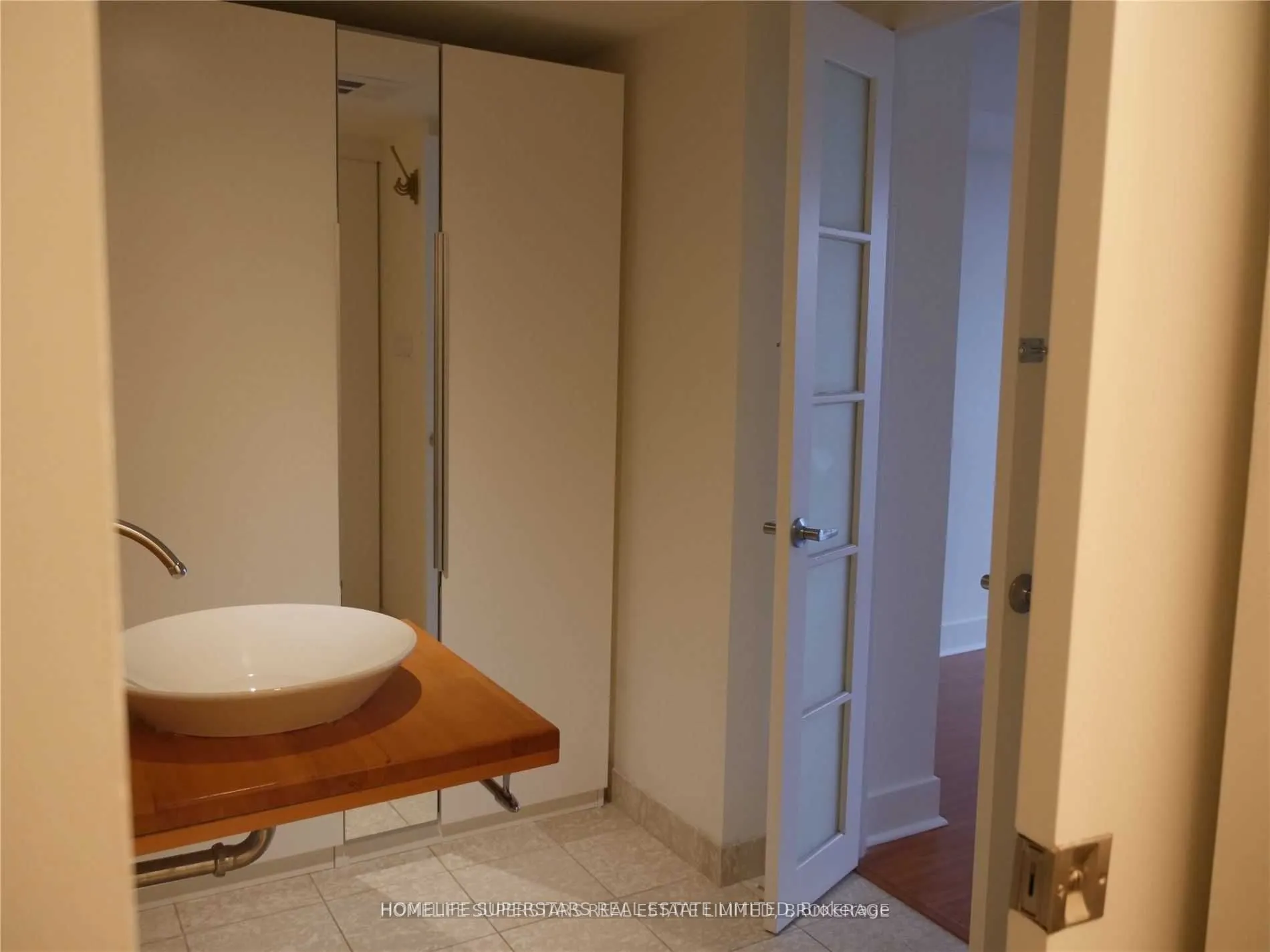550 Queens Quay W, #708