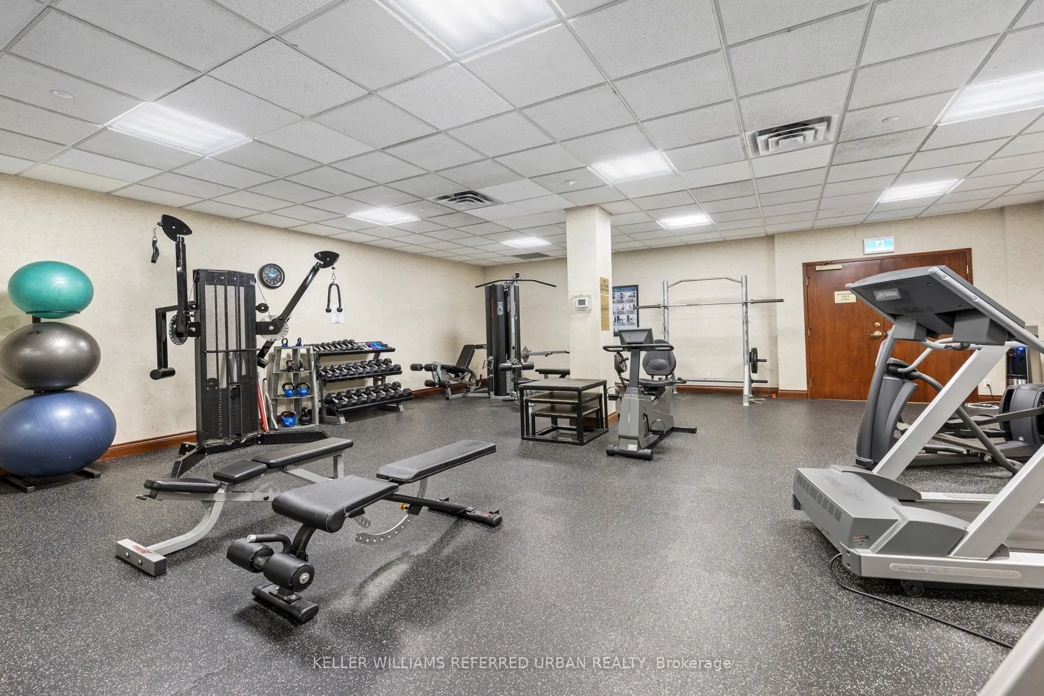 980 Yonge Street, #406
