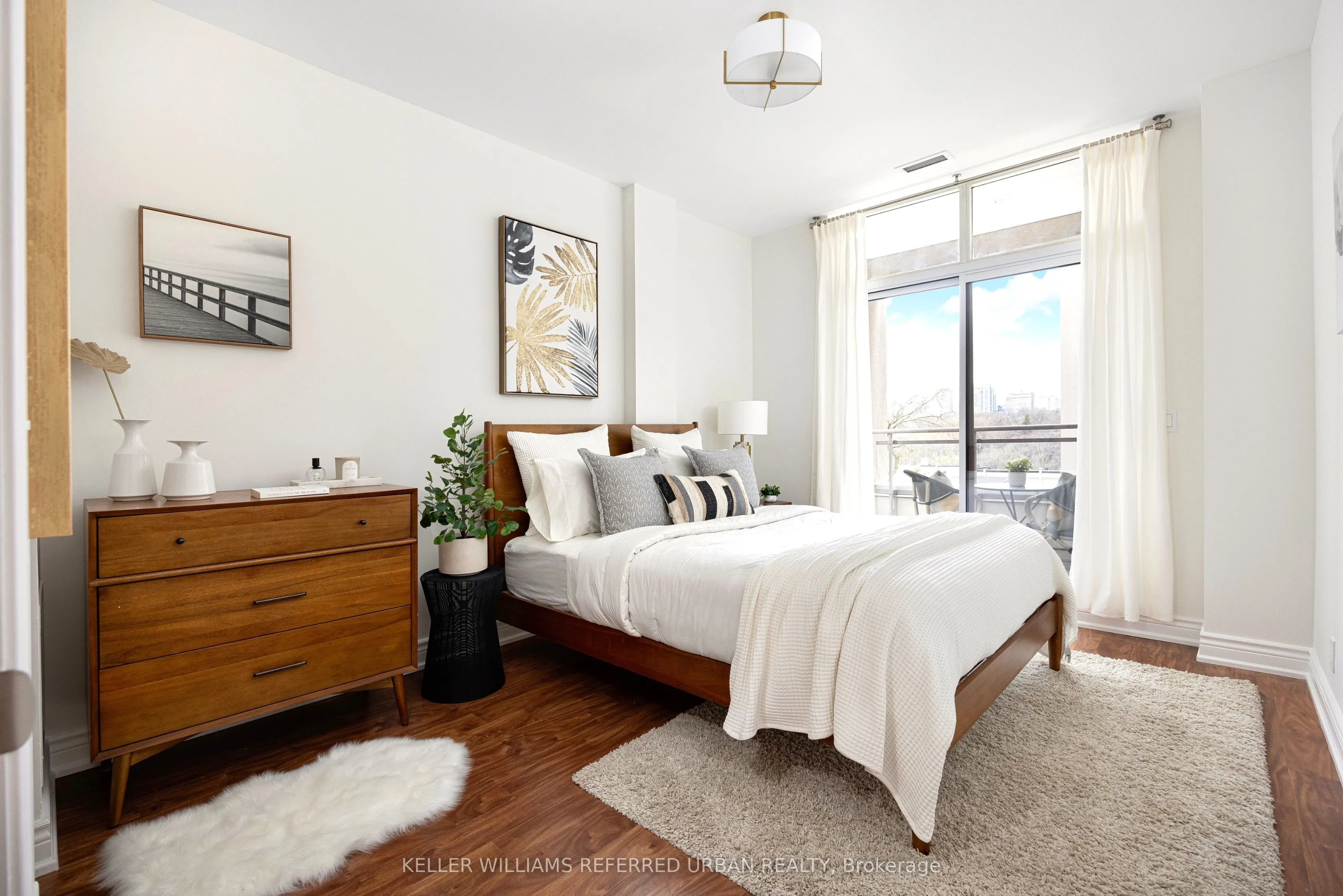 980 Yonge Street, #406