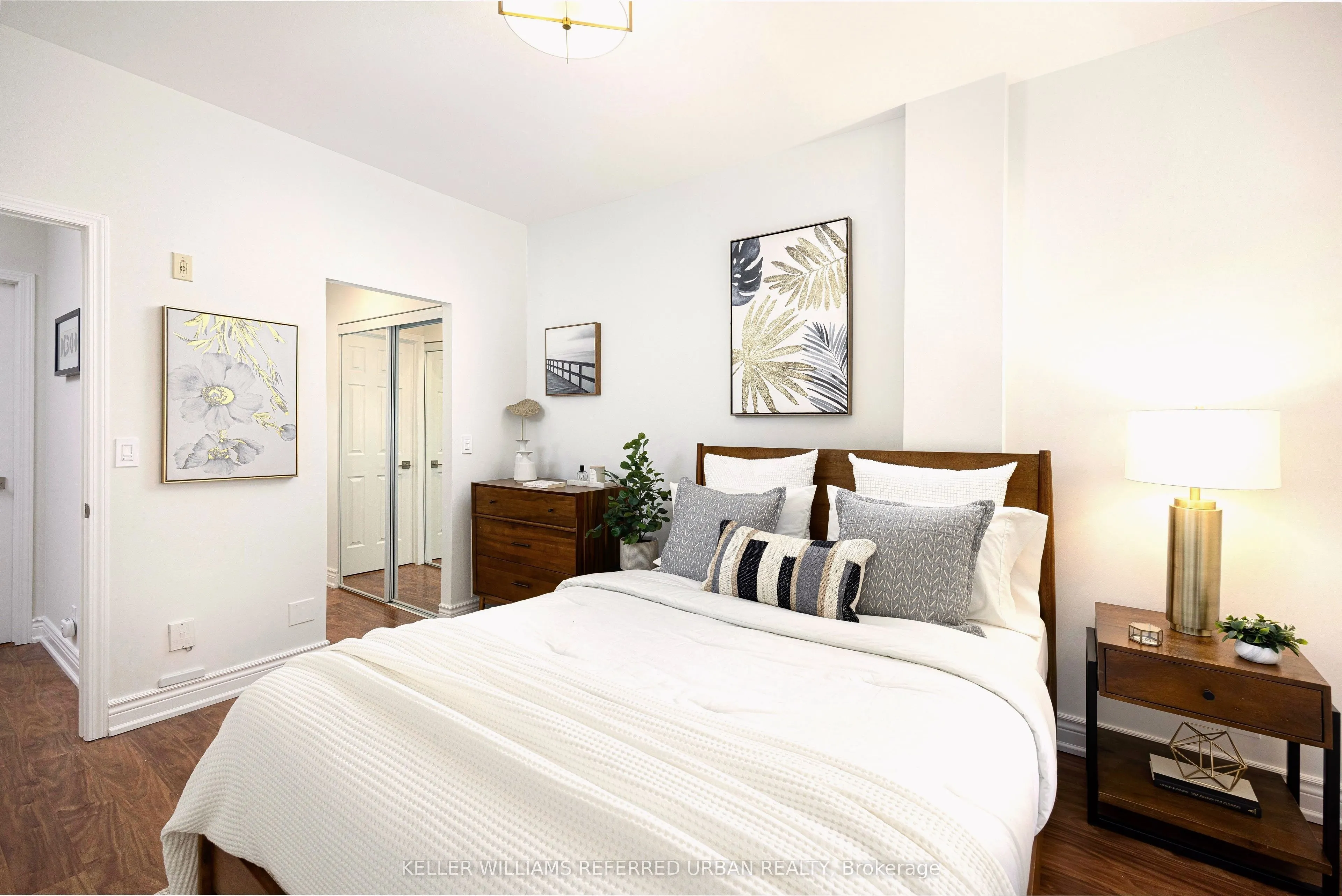 980 Yonge Street, #406