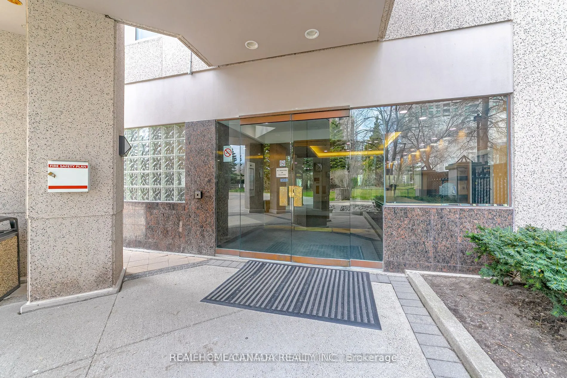 18 Hillcrest Avenue, #1703