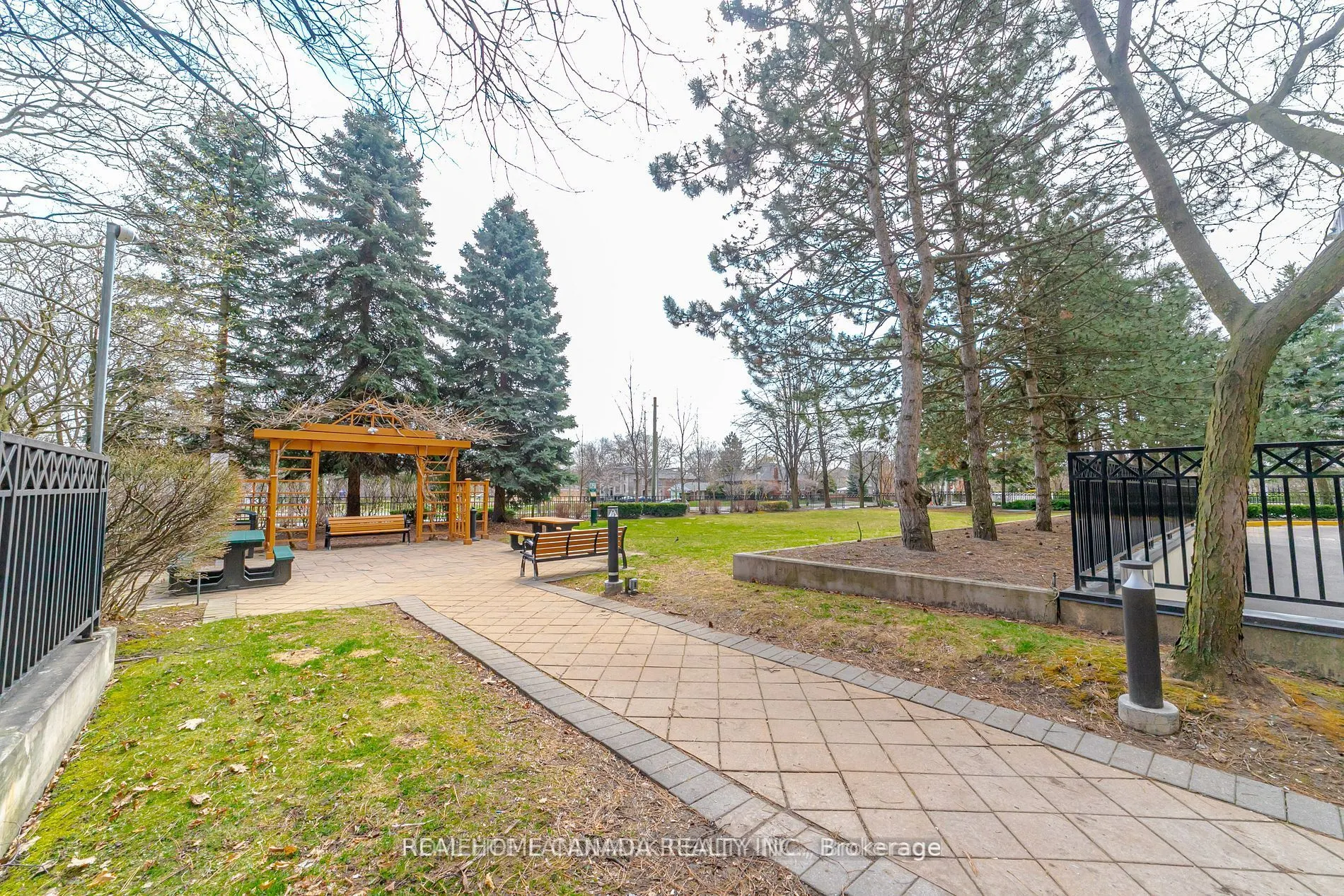 18 Hillcrest Avenue, #1703