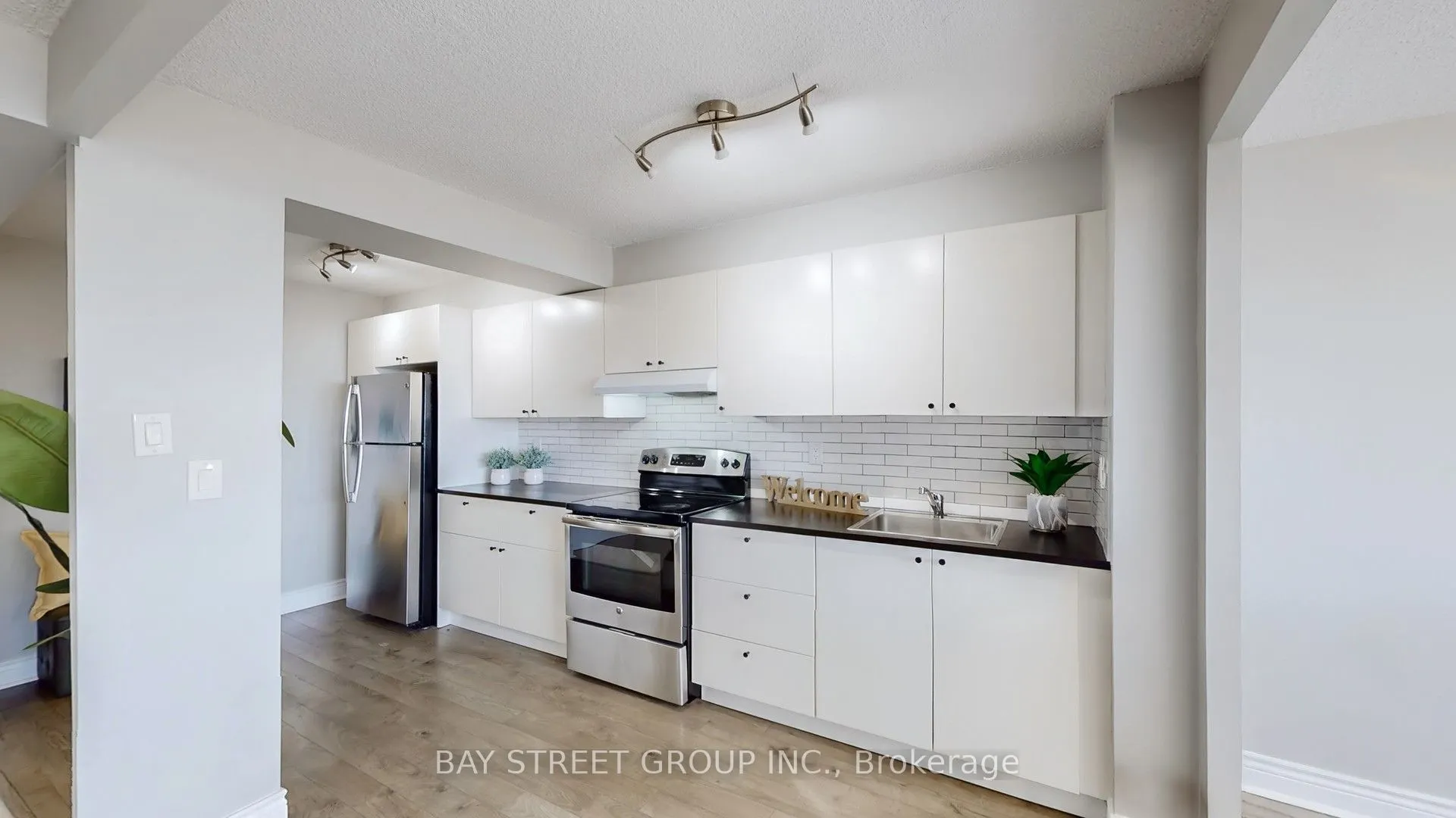 45 Sunrise Avenue, #711