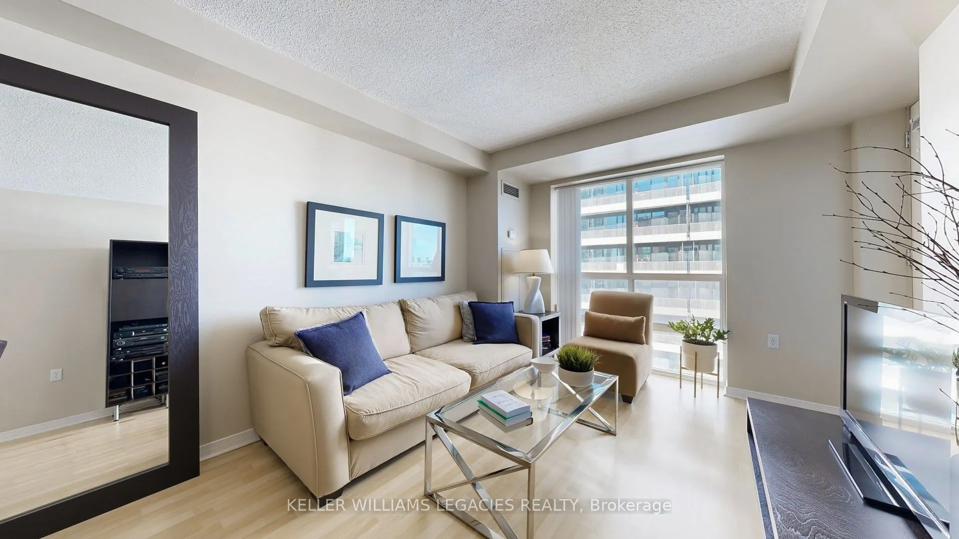 28 Olive Avenue, #LPH01