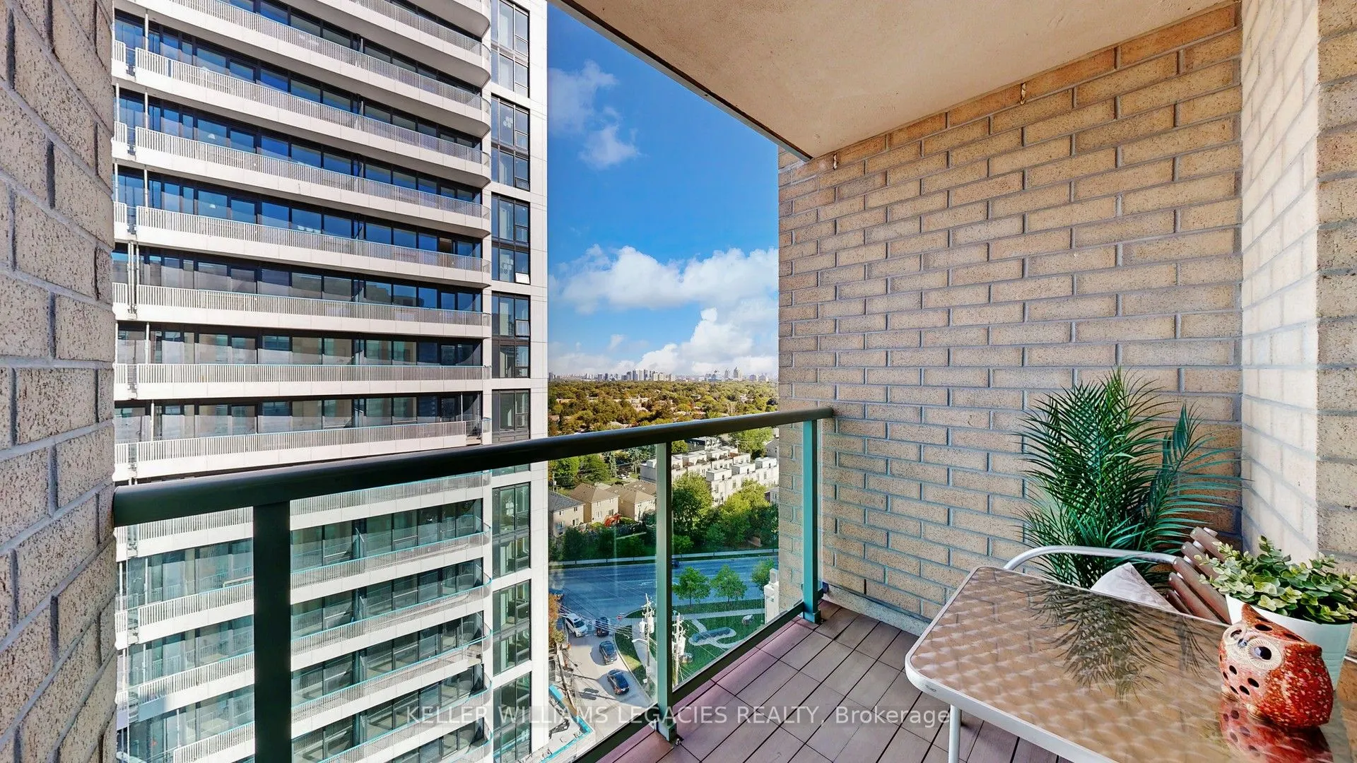 28 Olive Avenue, #LPH01