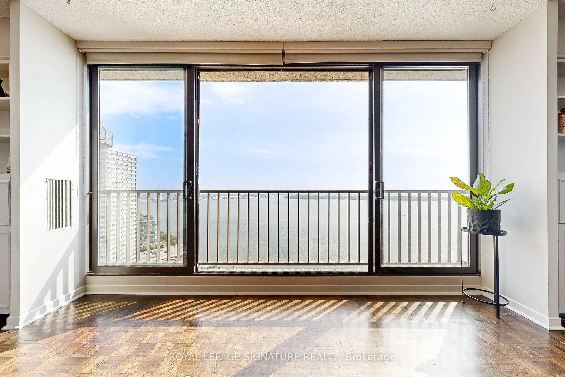 33 Harbour Square, #2816