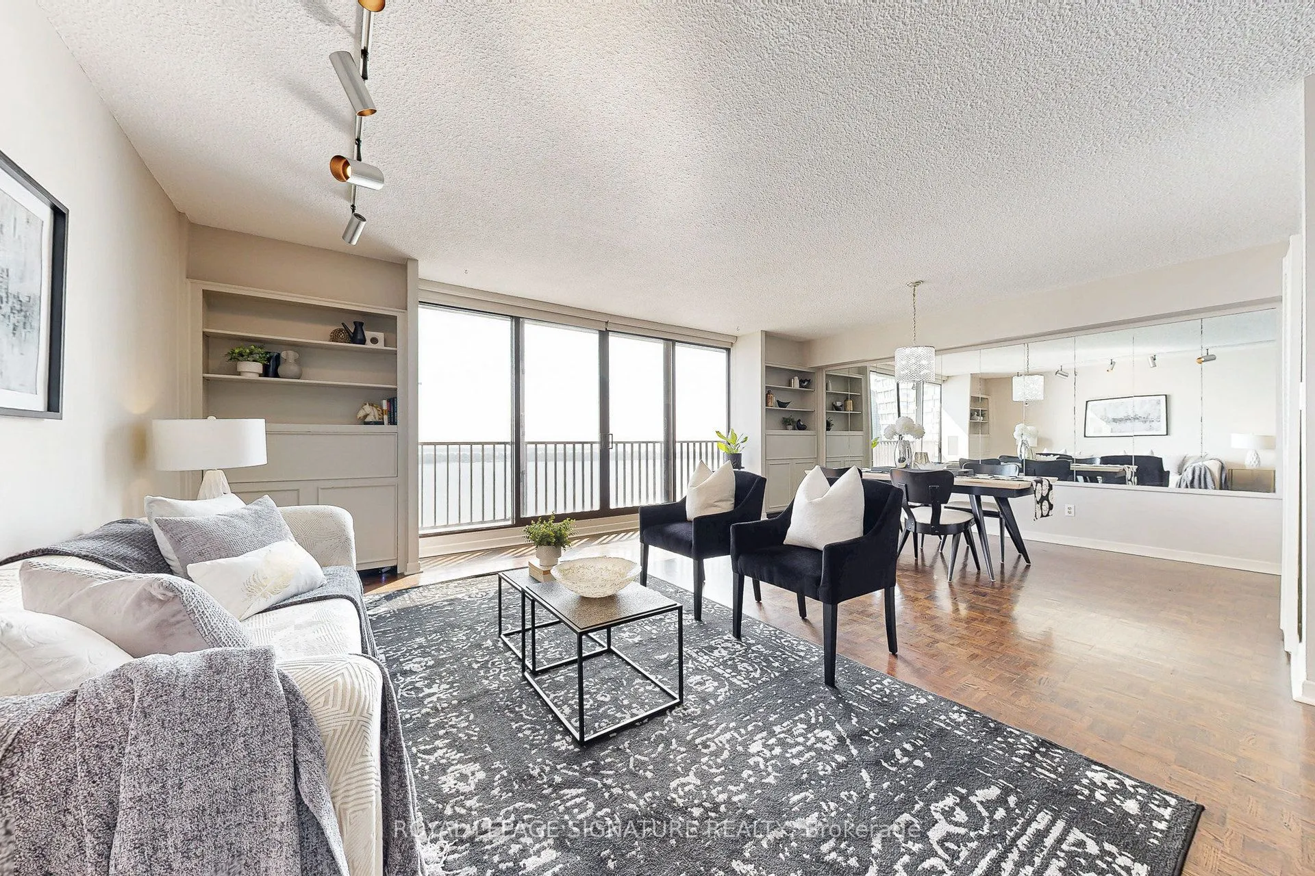 33 Harbour Square, #2816
