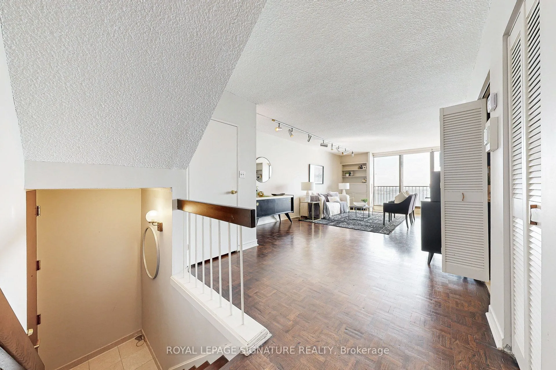 33 Harbour Square, #2816