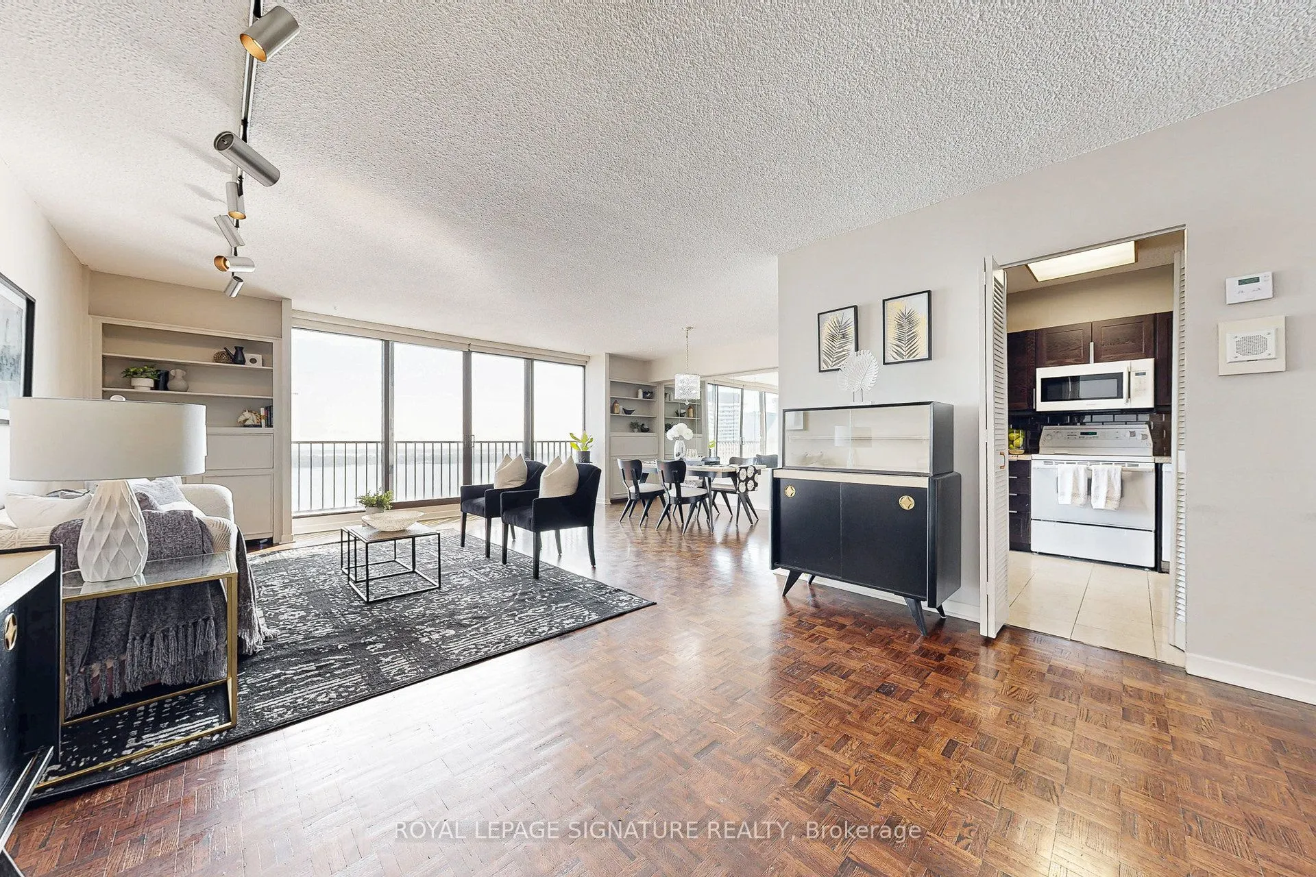 33 Harbour Square, #2816