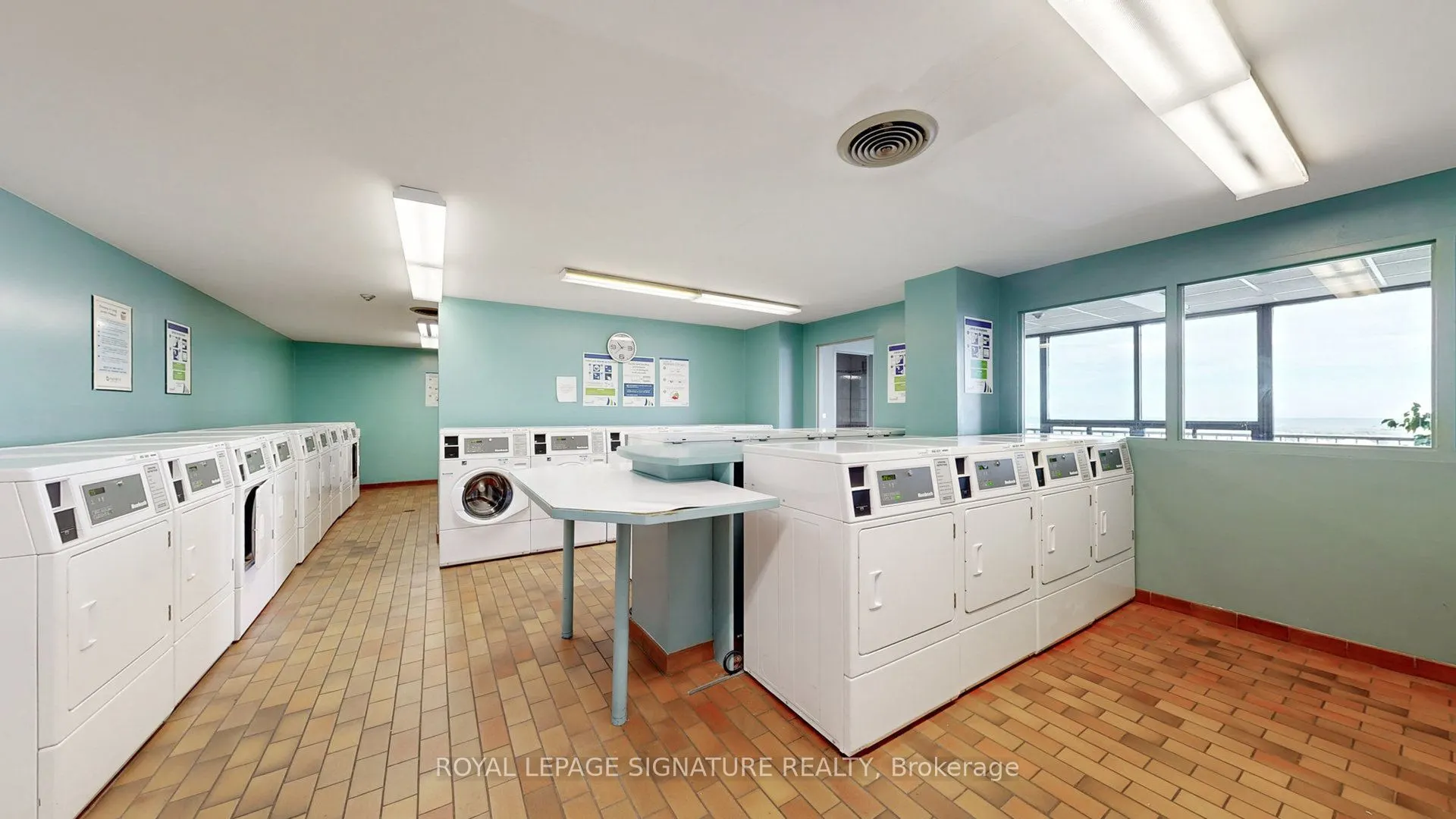 33 Harbour Square, #2816