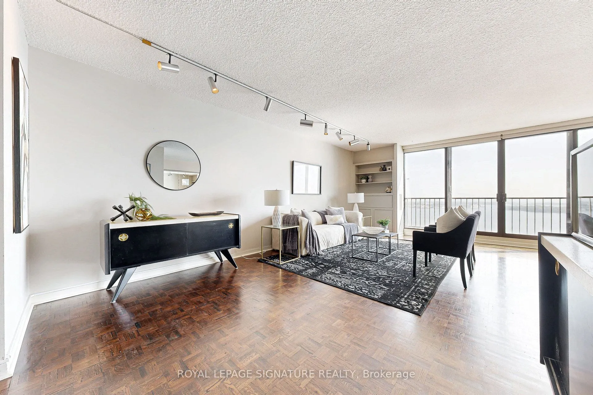 33 Harbour Square, #2816