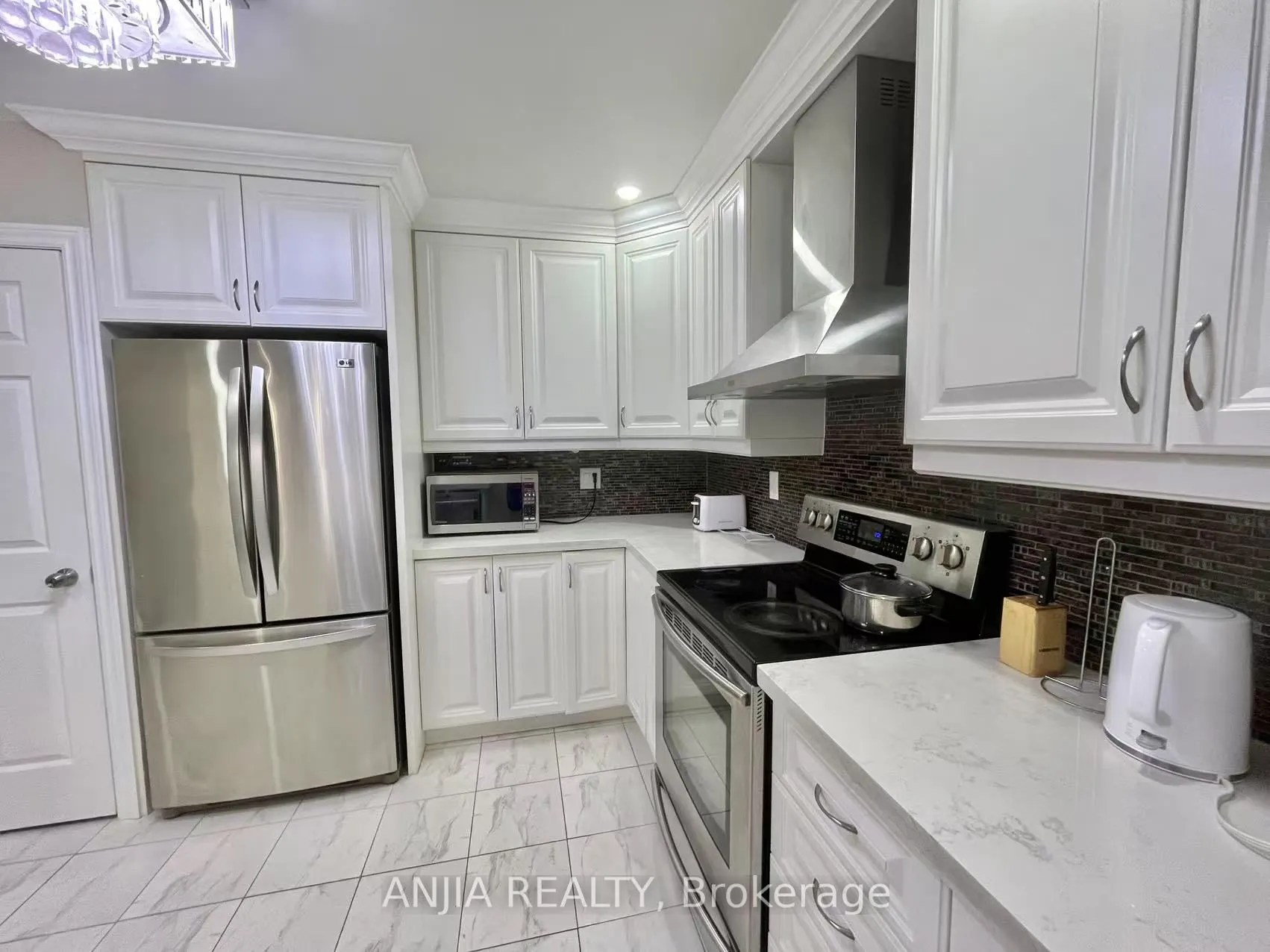 298 Empress Avenue