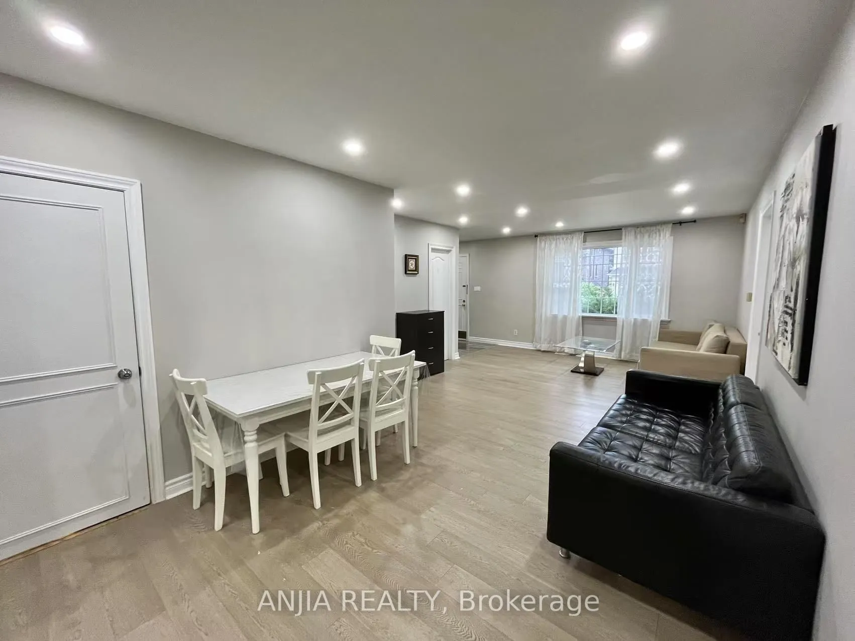 298 Empress Avenue