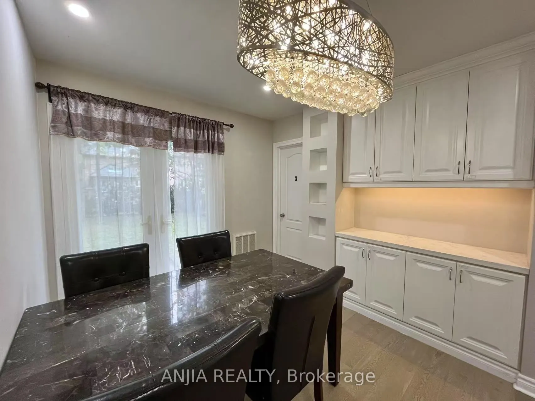 298 Empress Avenue