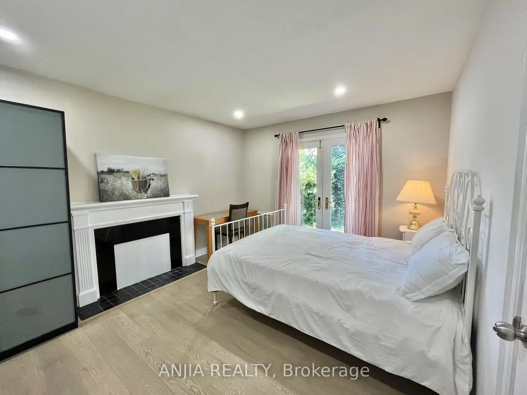 298 Empress Avenue