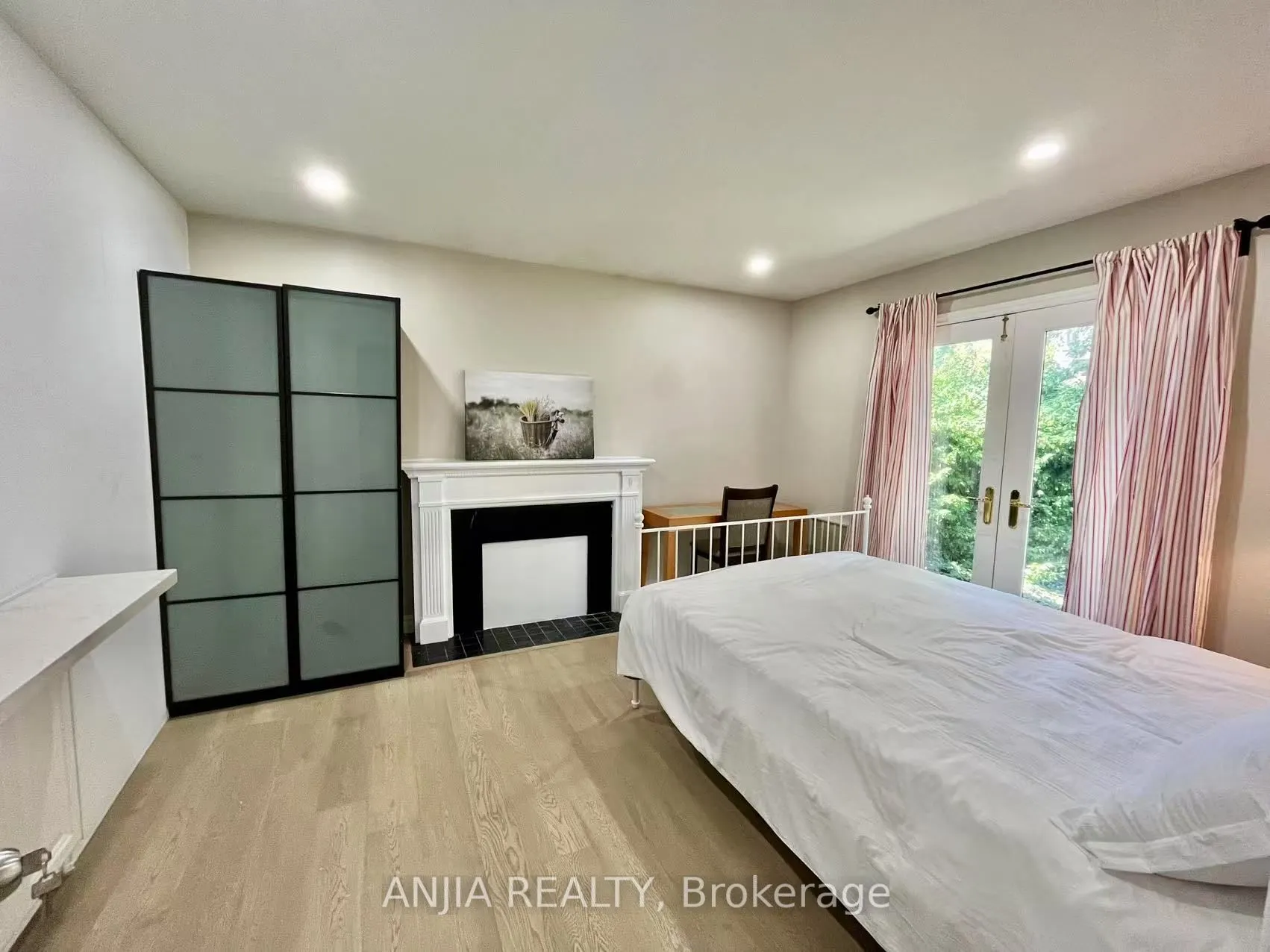 298 Empress Avenue