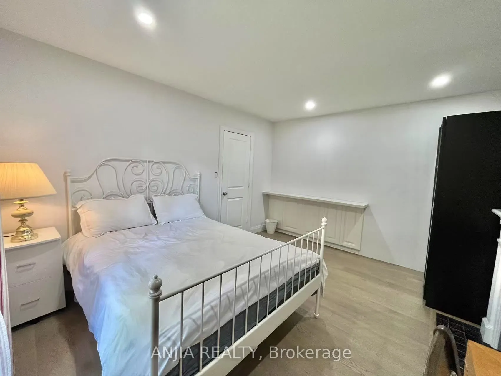 298 Empress Avenue