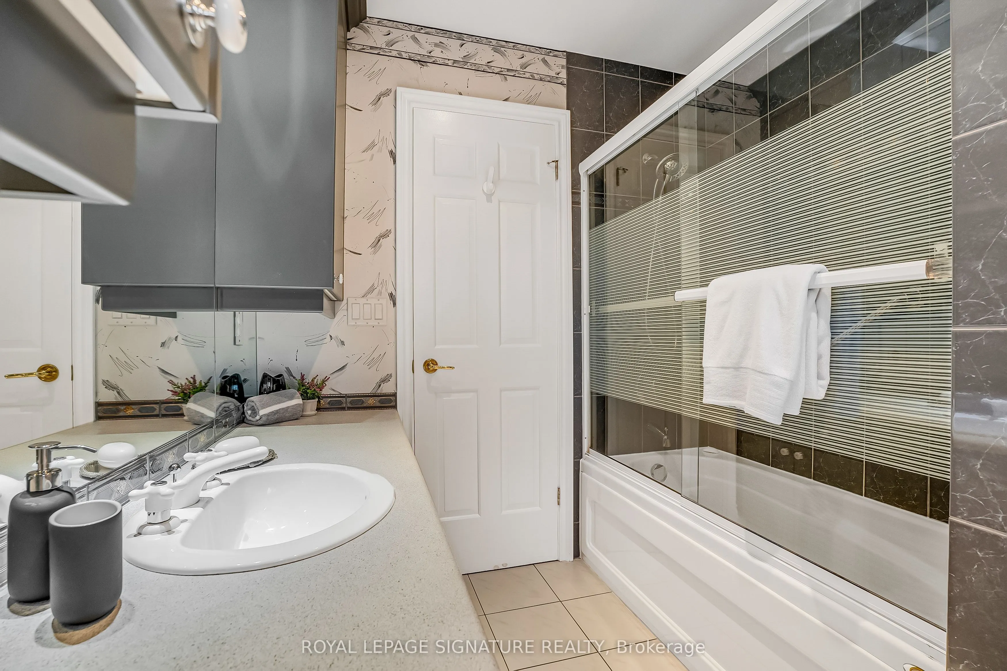 18 Mistflower Road