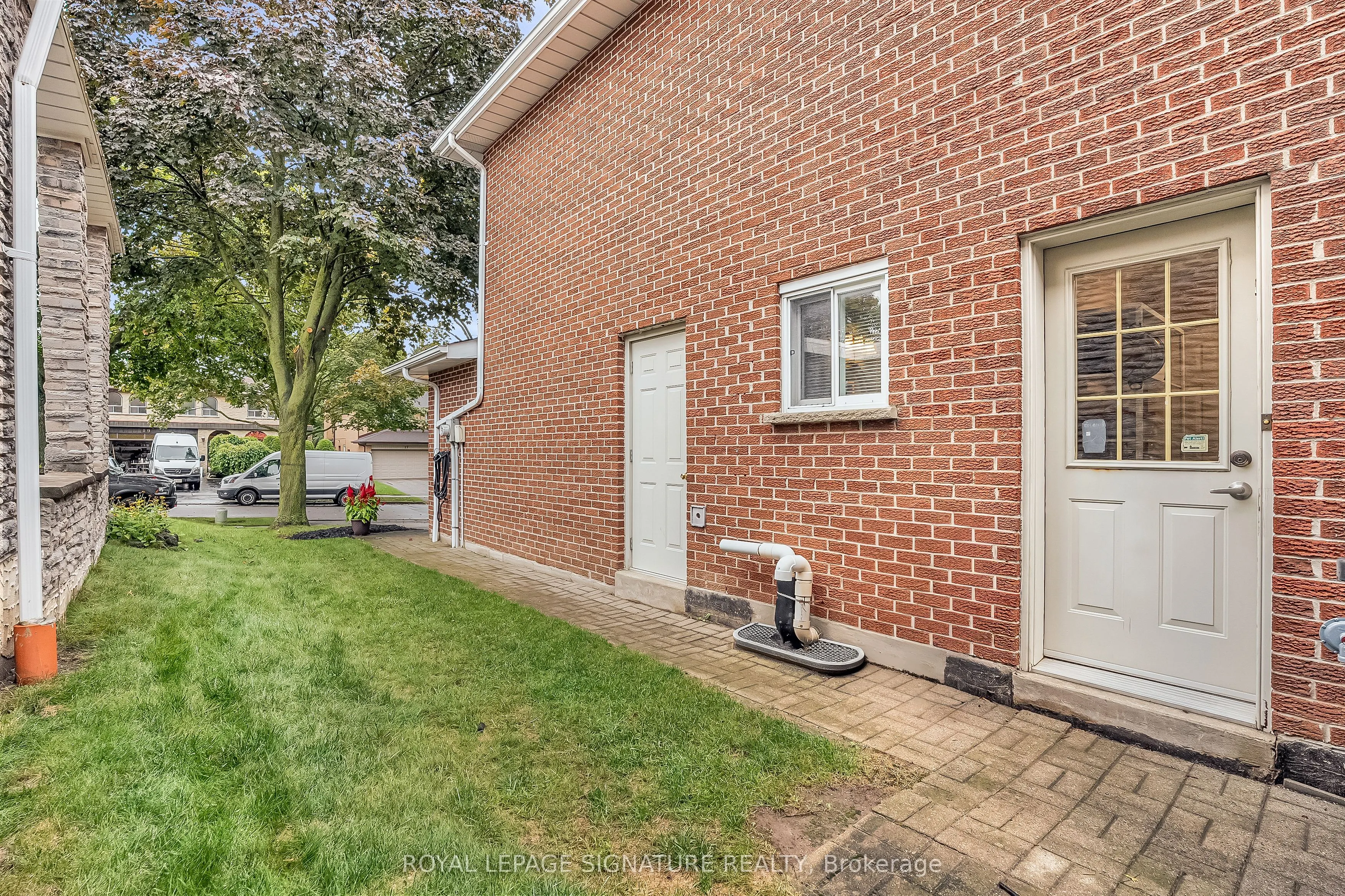 18 Mistflower Road