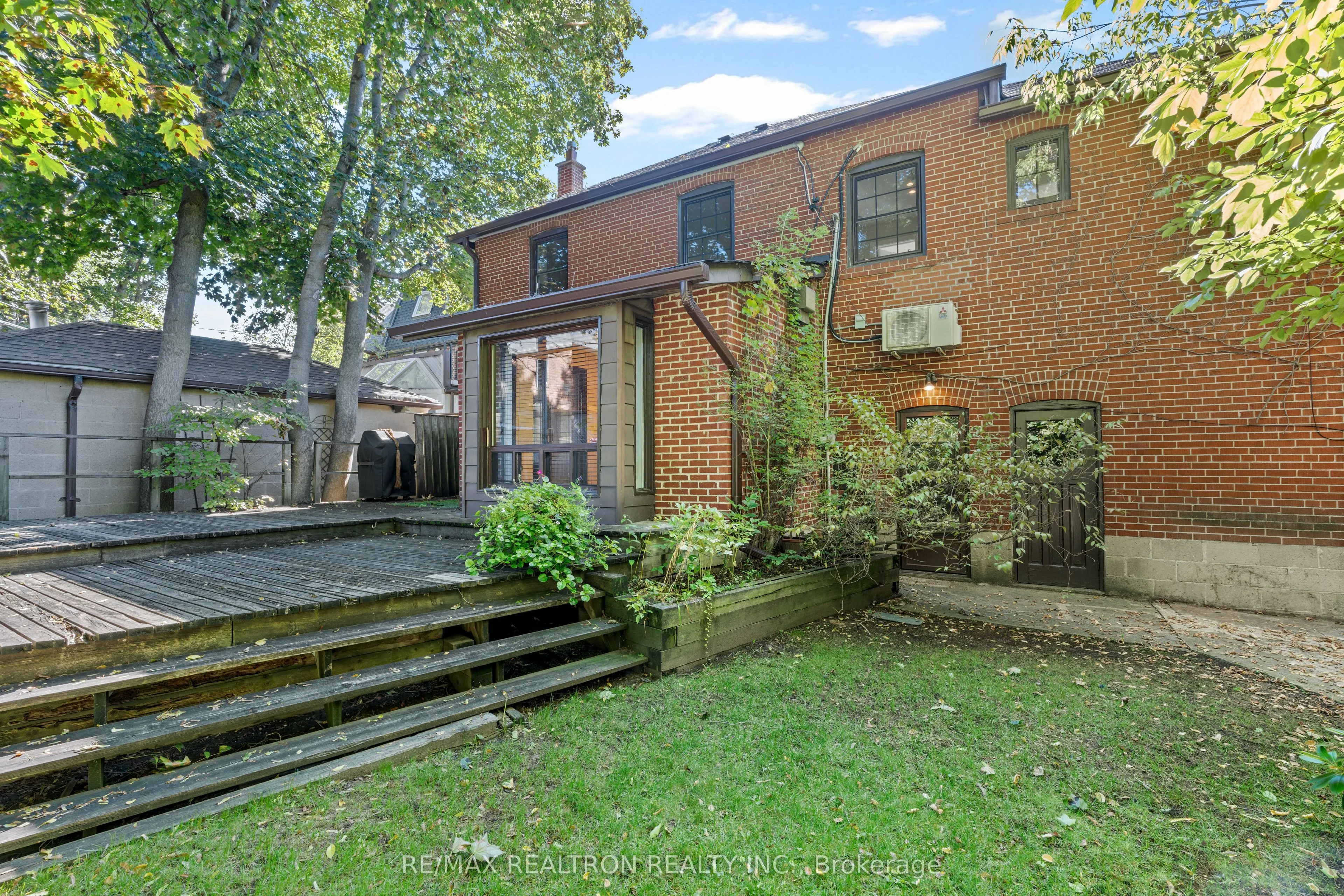 261 Old Forest Hill Road
