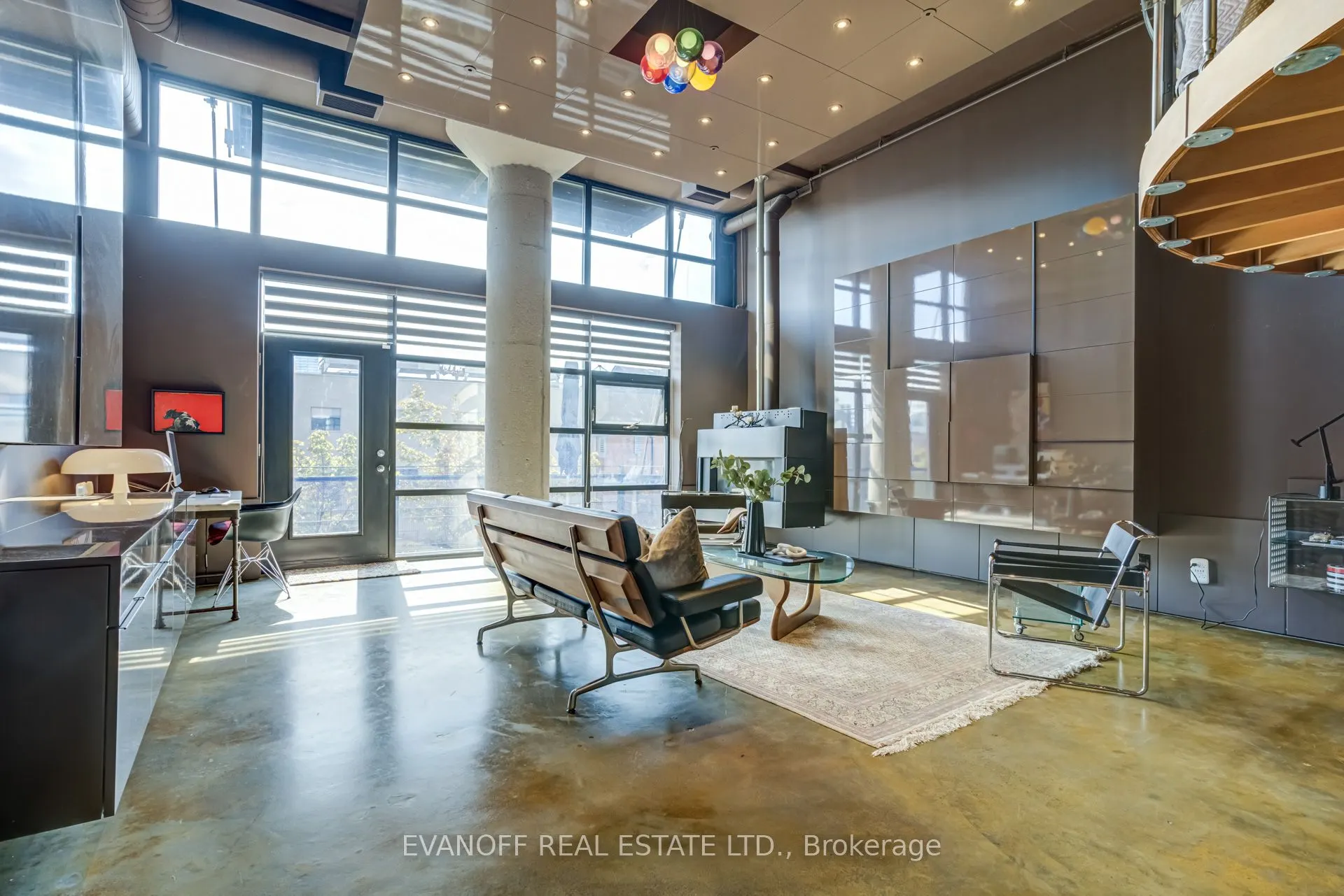 90 Sumach Street, #407