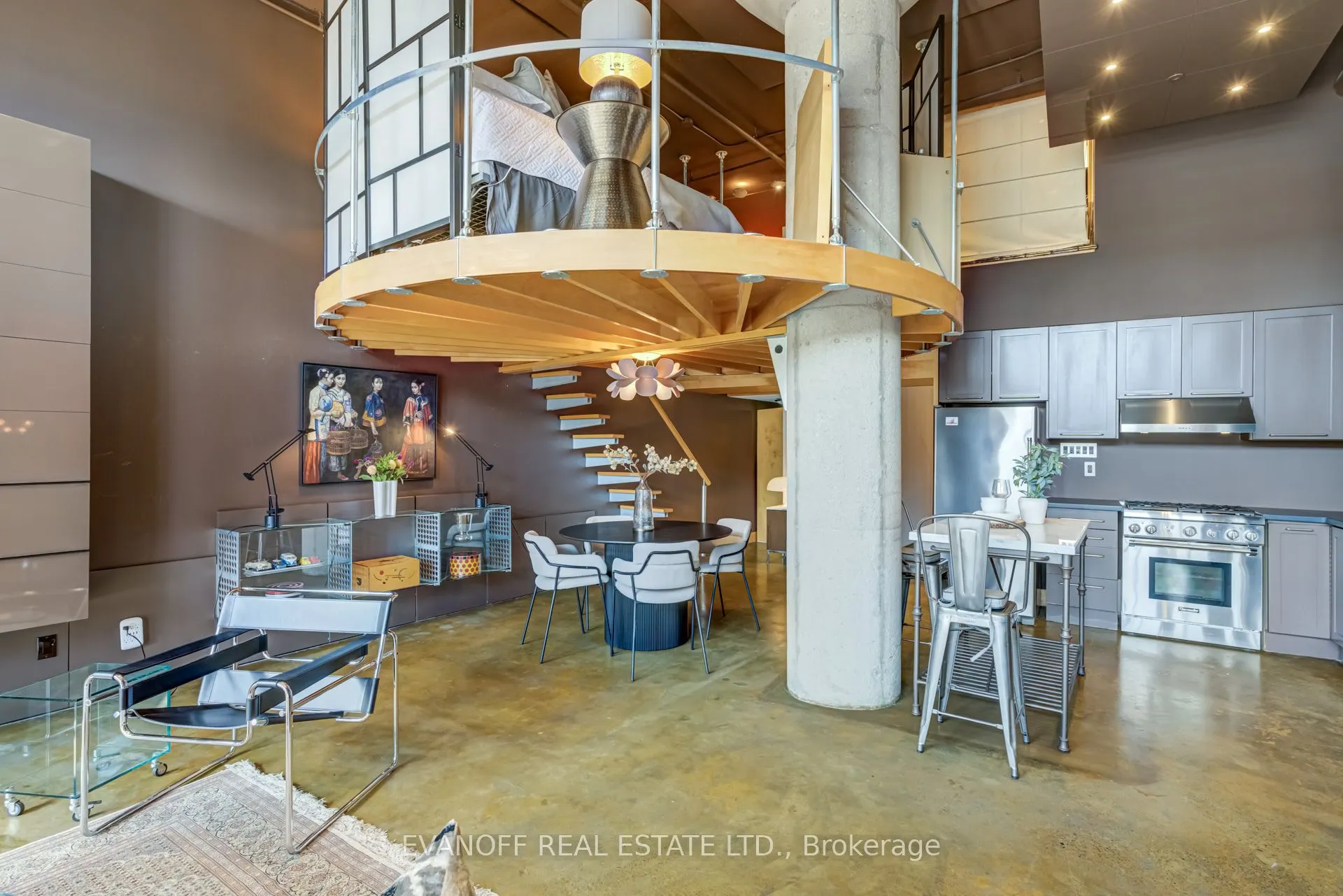 90 Sumach Street, #407