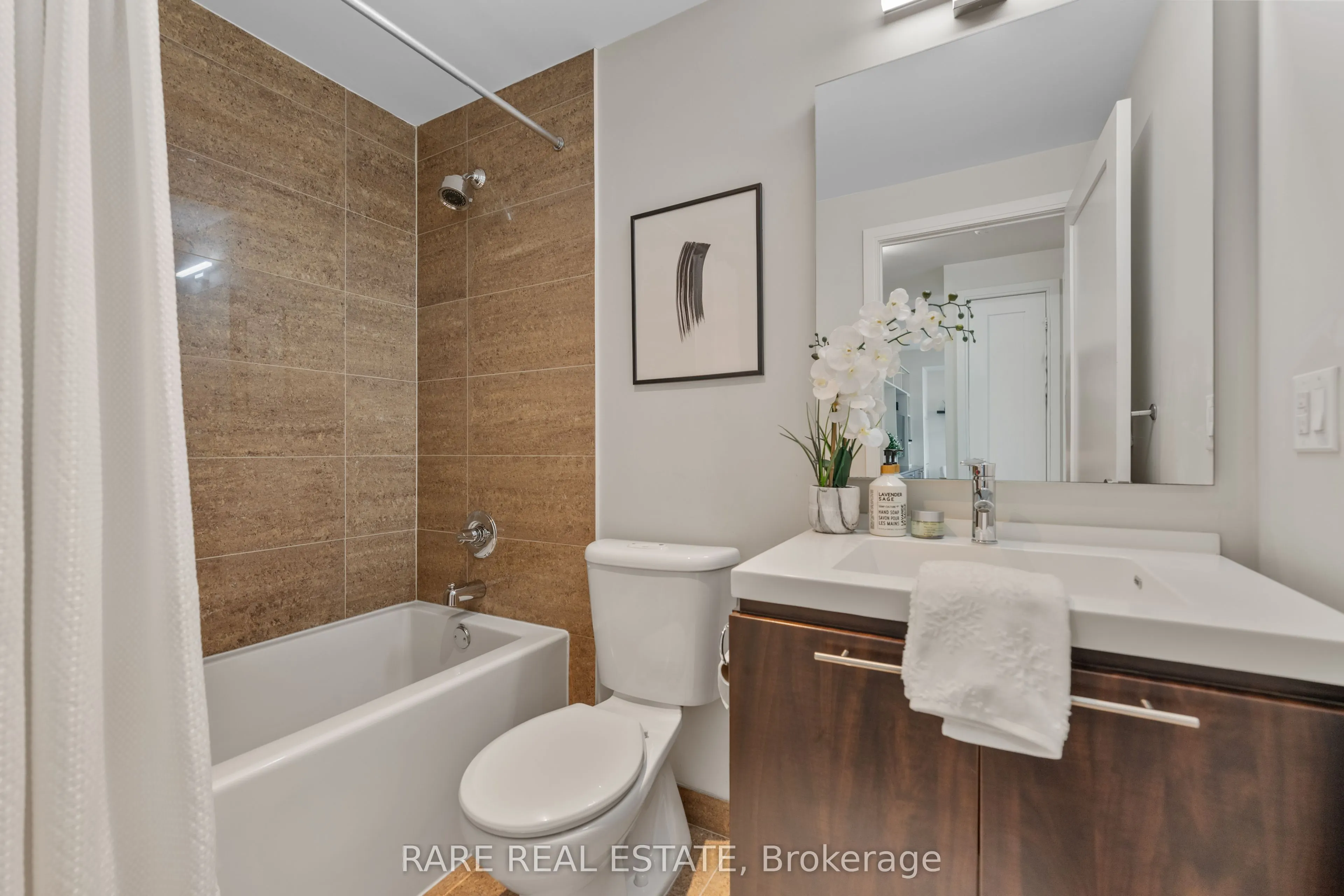 70 Roehampton Avenue, #715