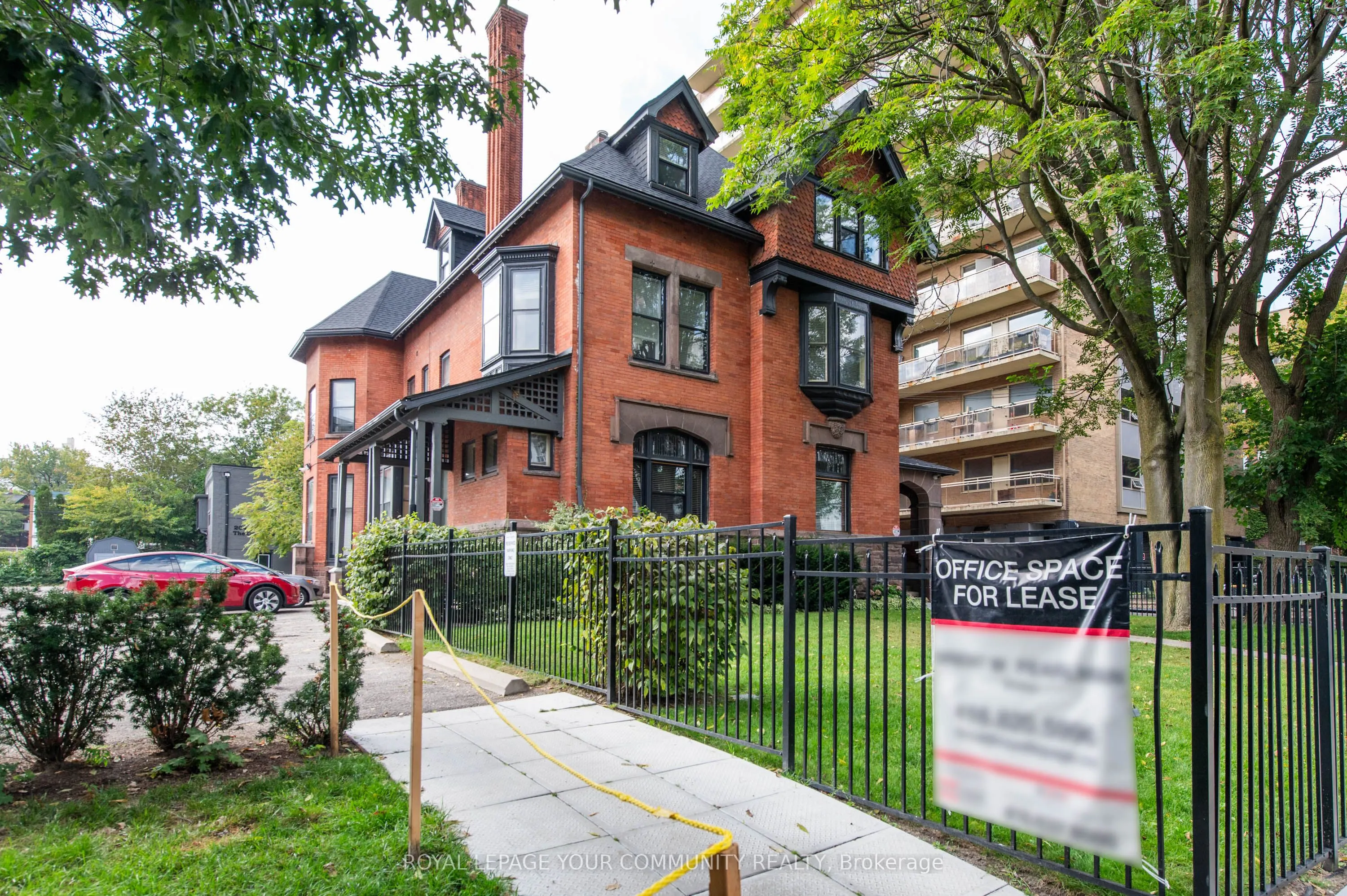 204 St. George Street, #109