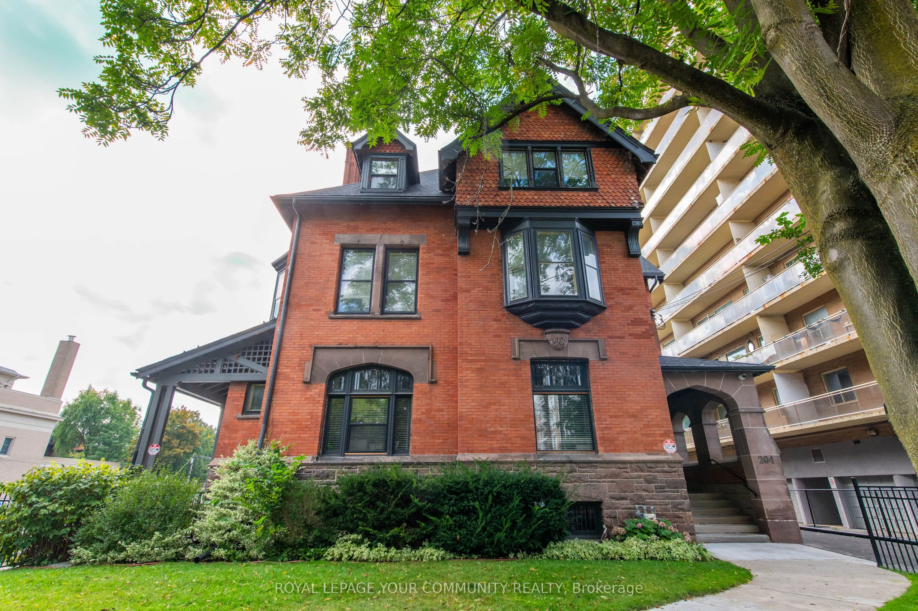 204 St. George Street, #109