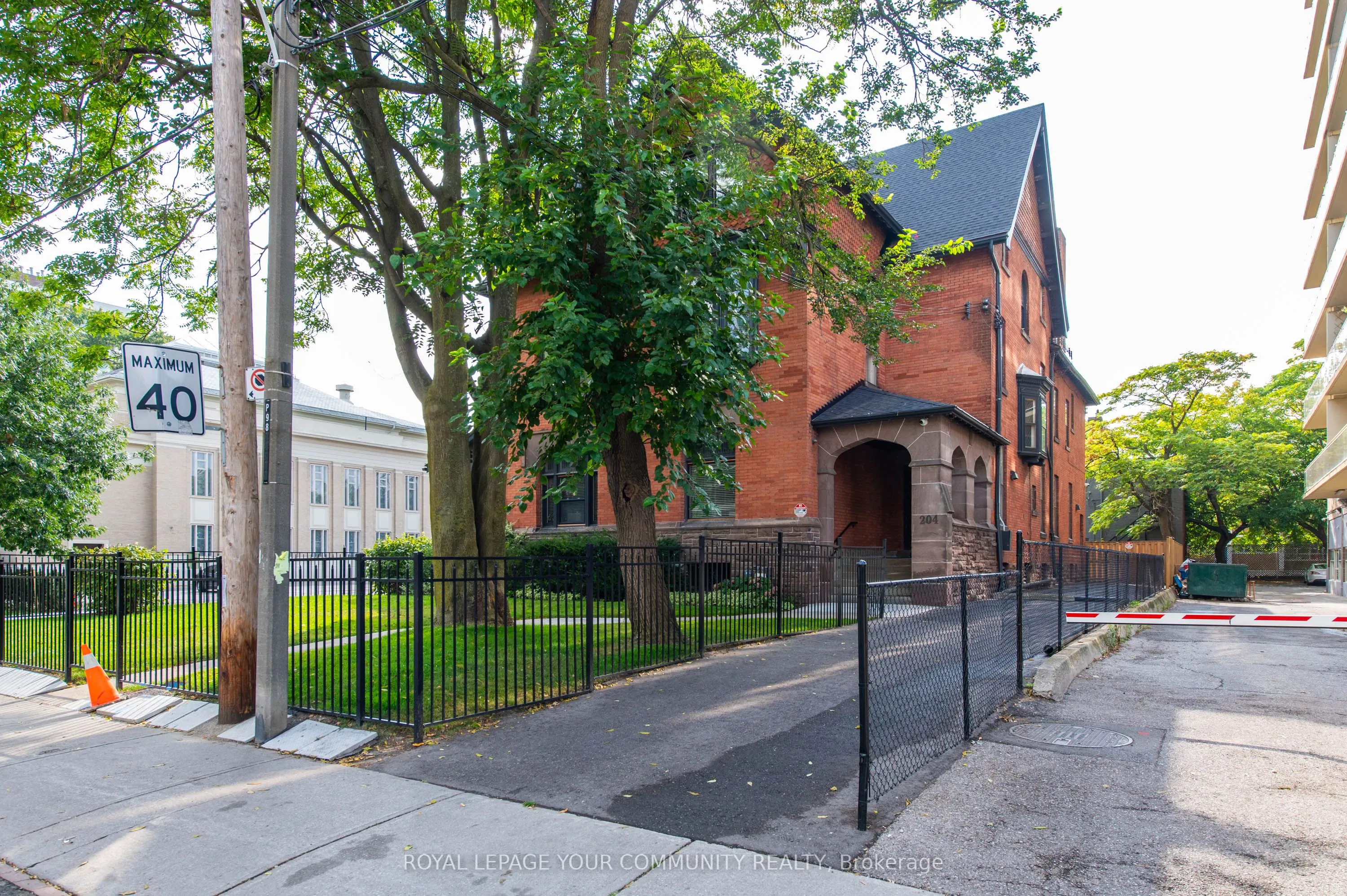 204 St. George Street, #109