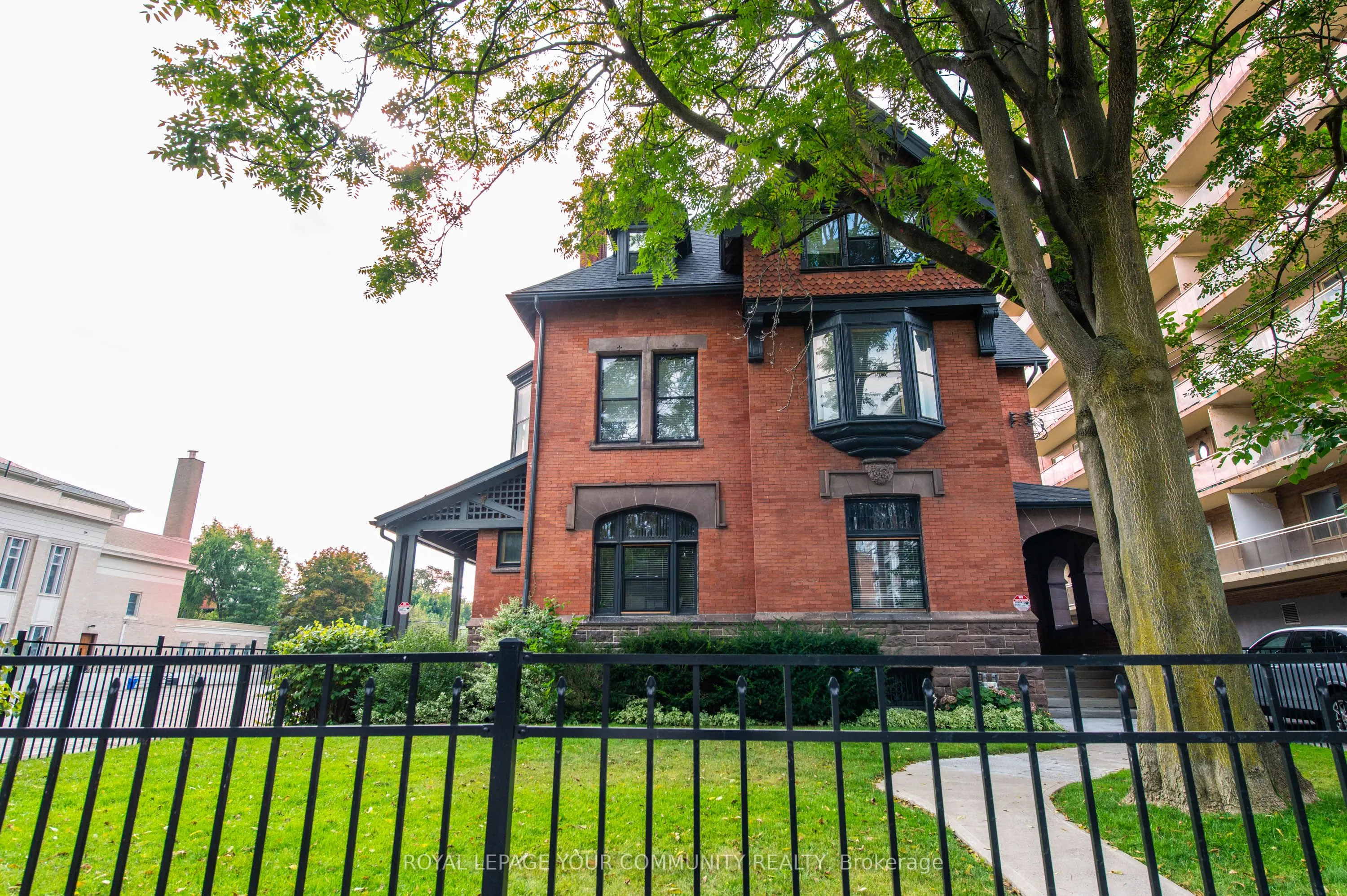 204 St. George Street, #109