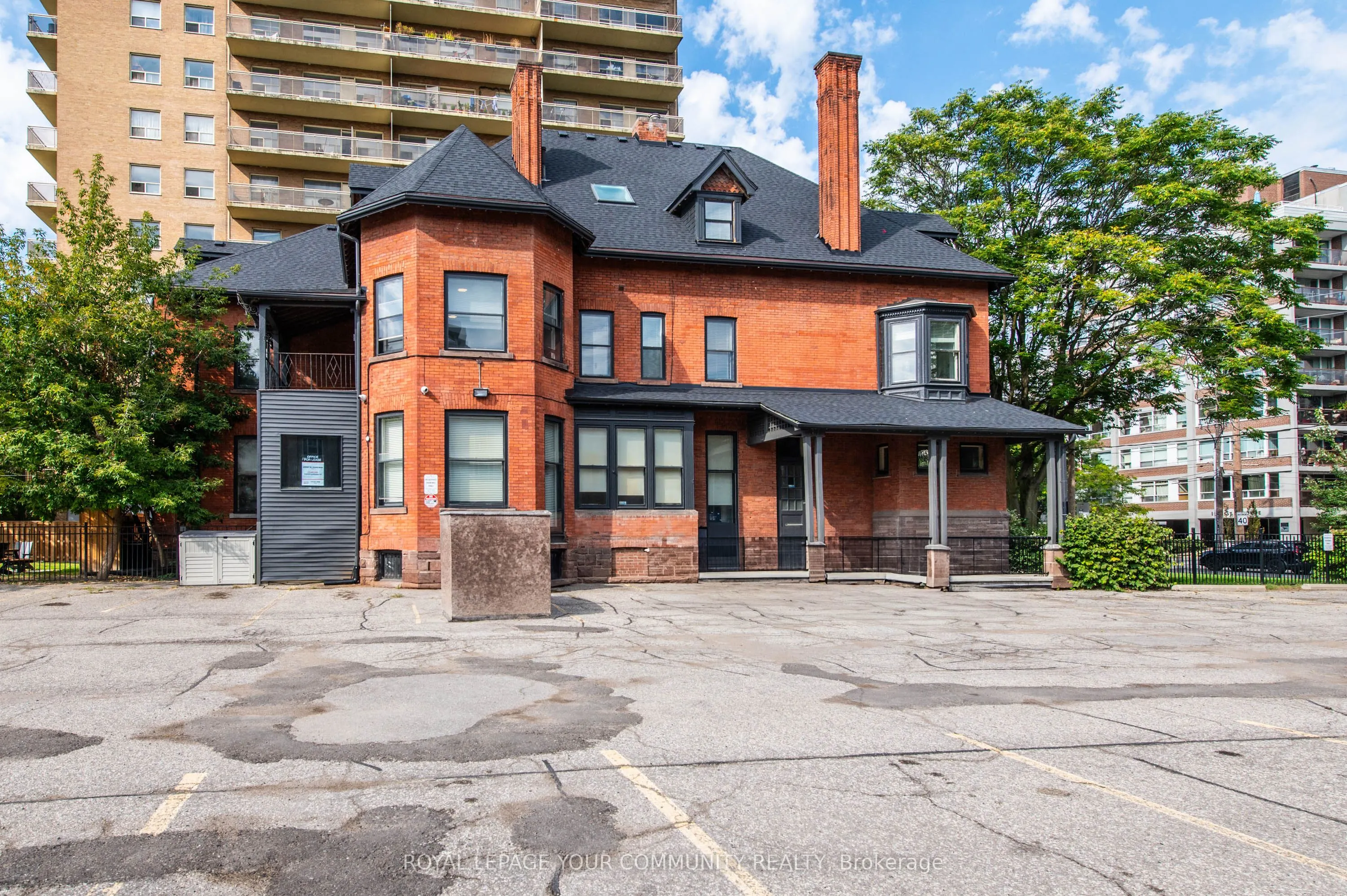 204 St. George Street, #109