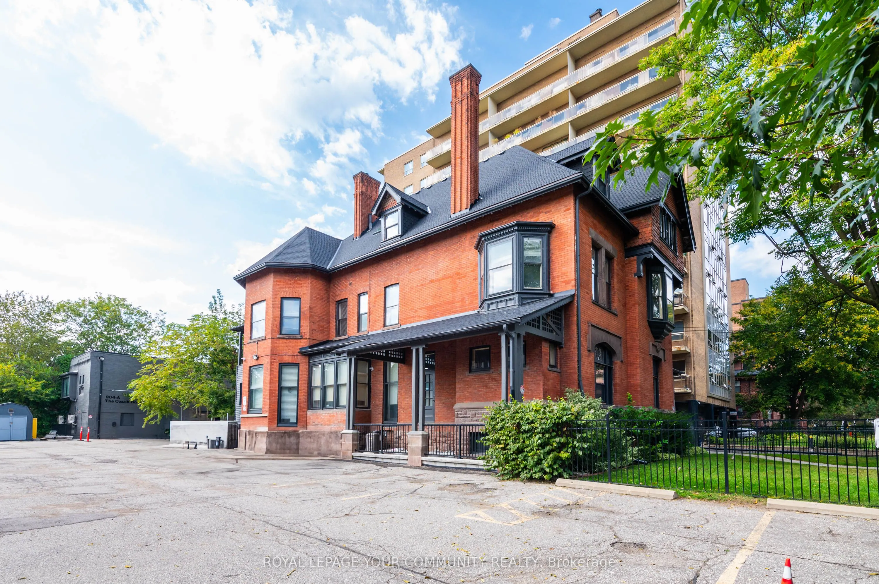 204 St. George Street, #109
