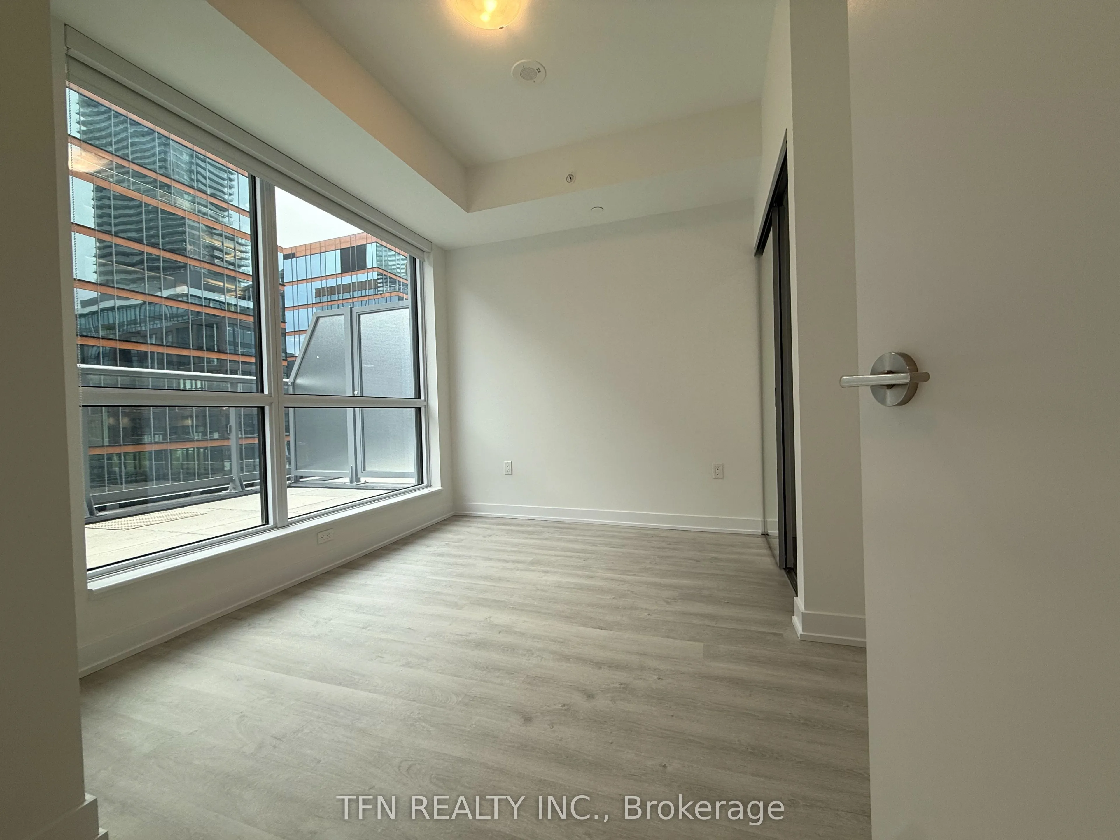 15 Richardson Street S, #618