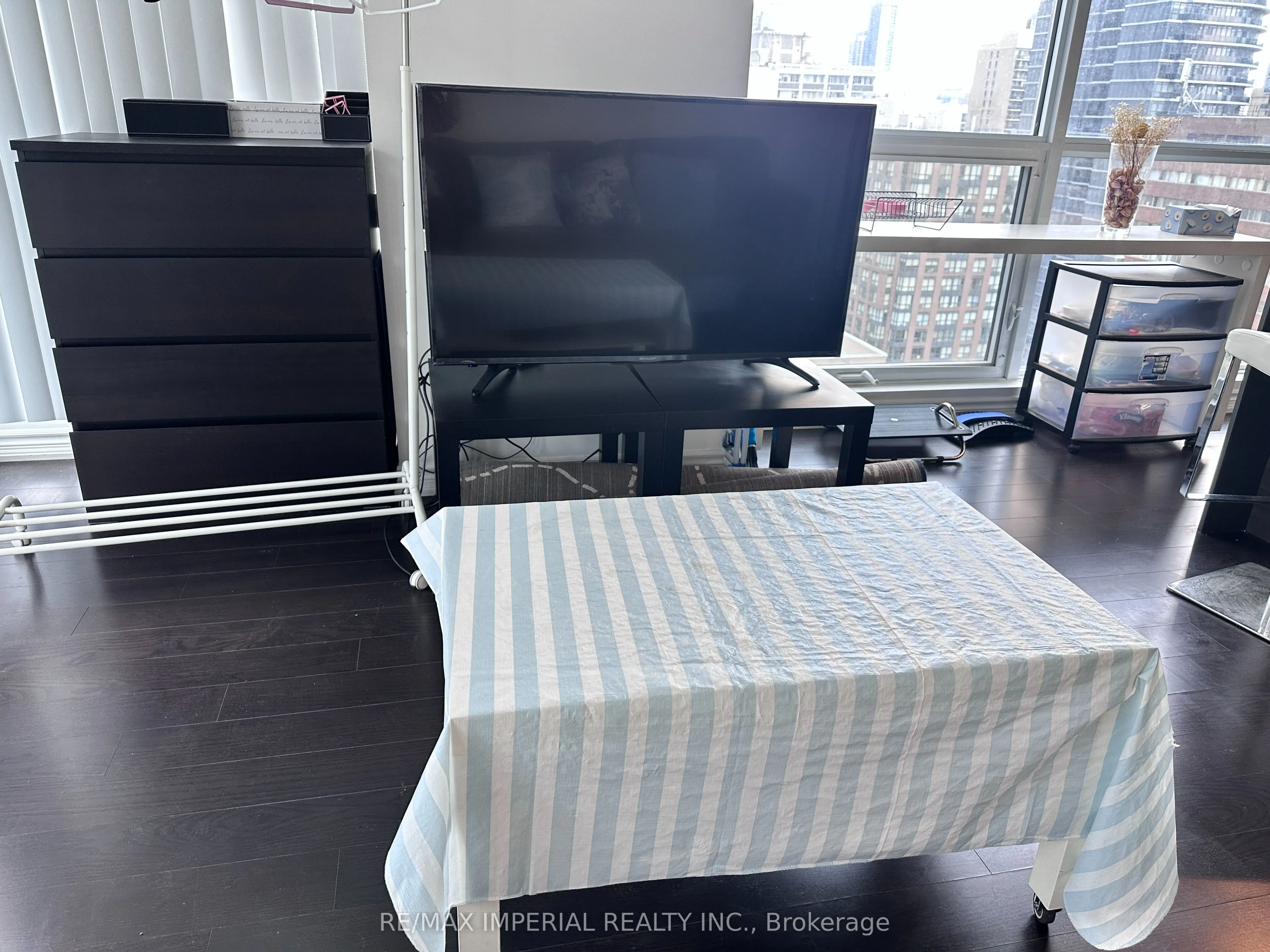 386 Yonge Street, #1715