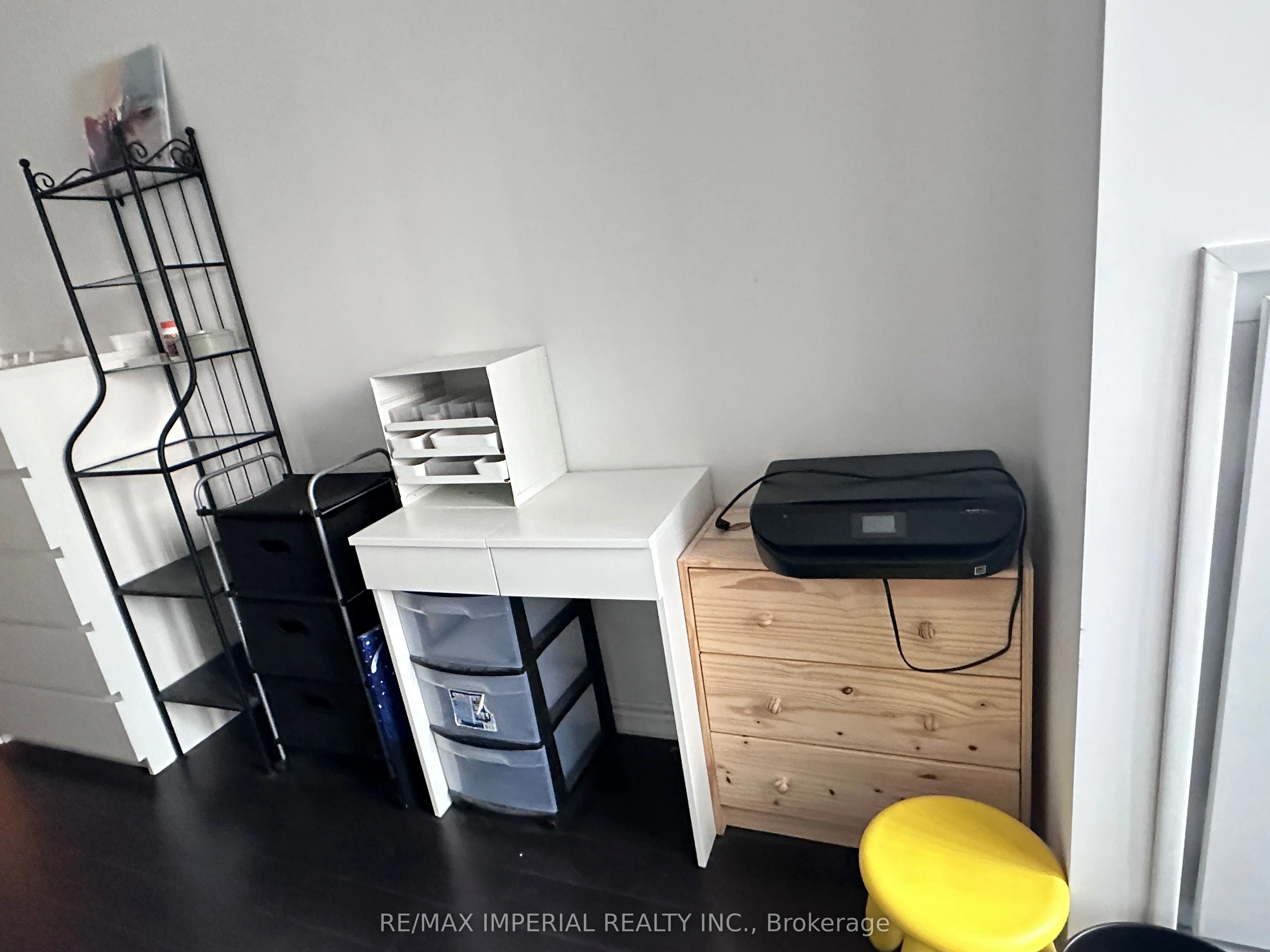 386 Yonge Street, #1715