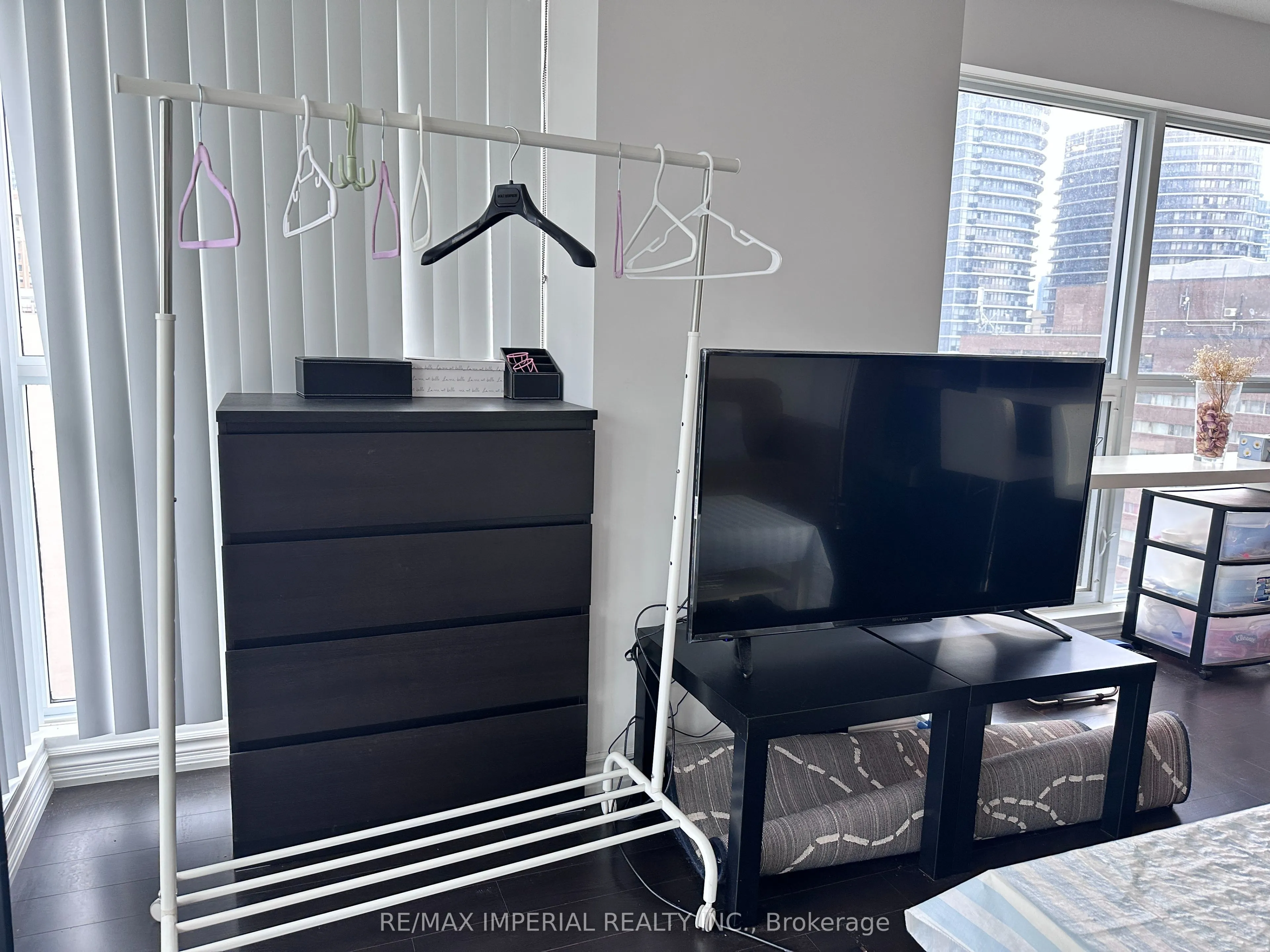 386 Yonge Street, #1715