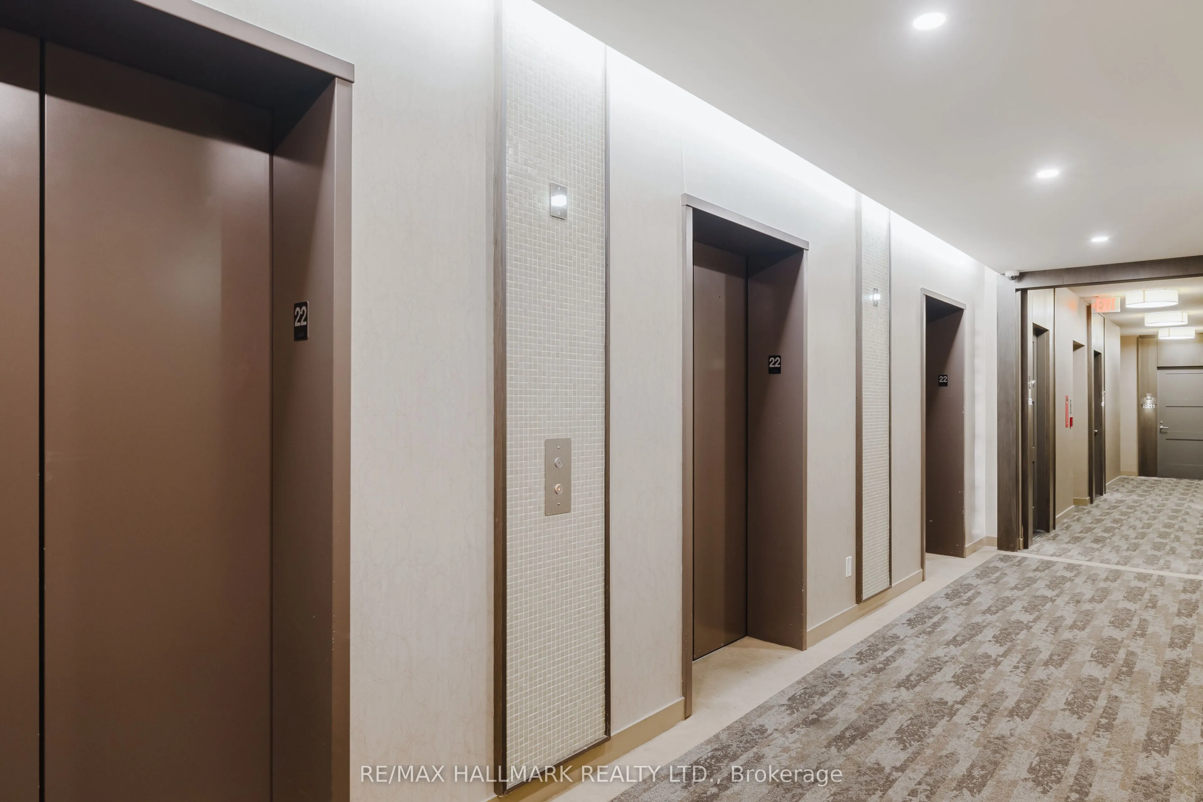 300 Front Street W, #2213