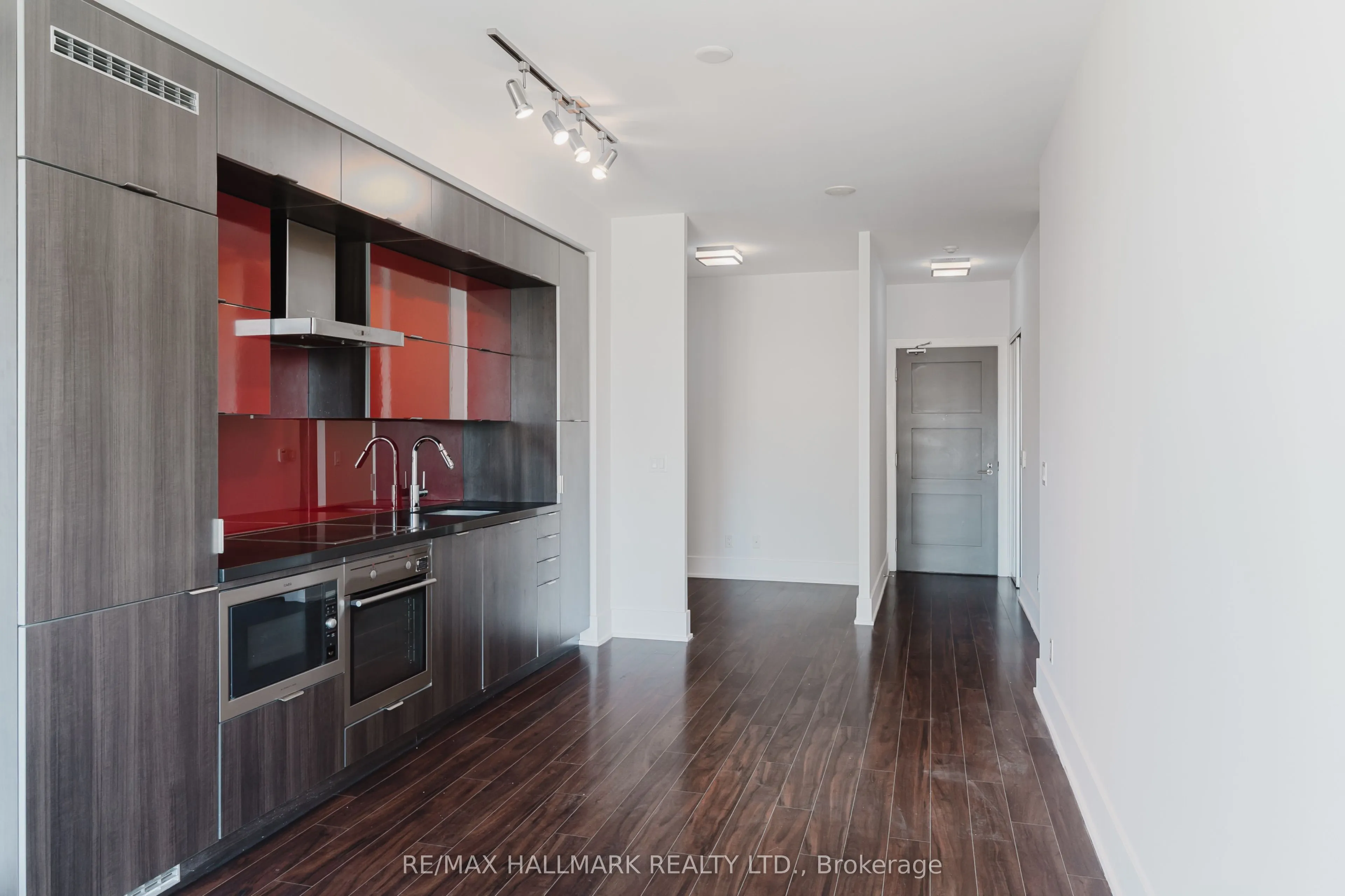 300 Front Street W, #2213