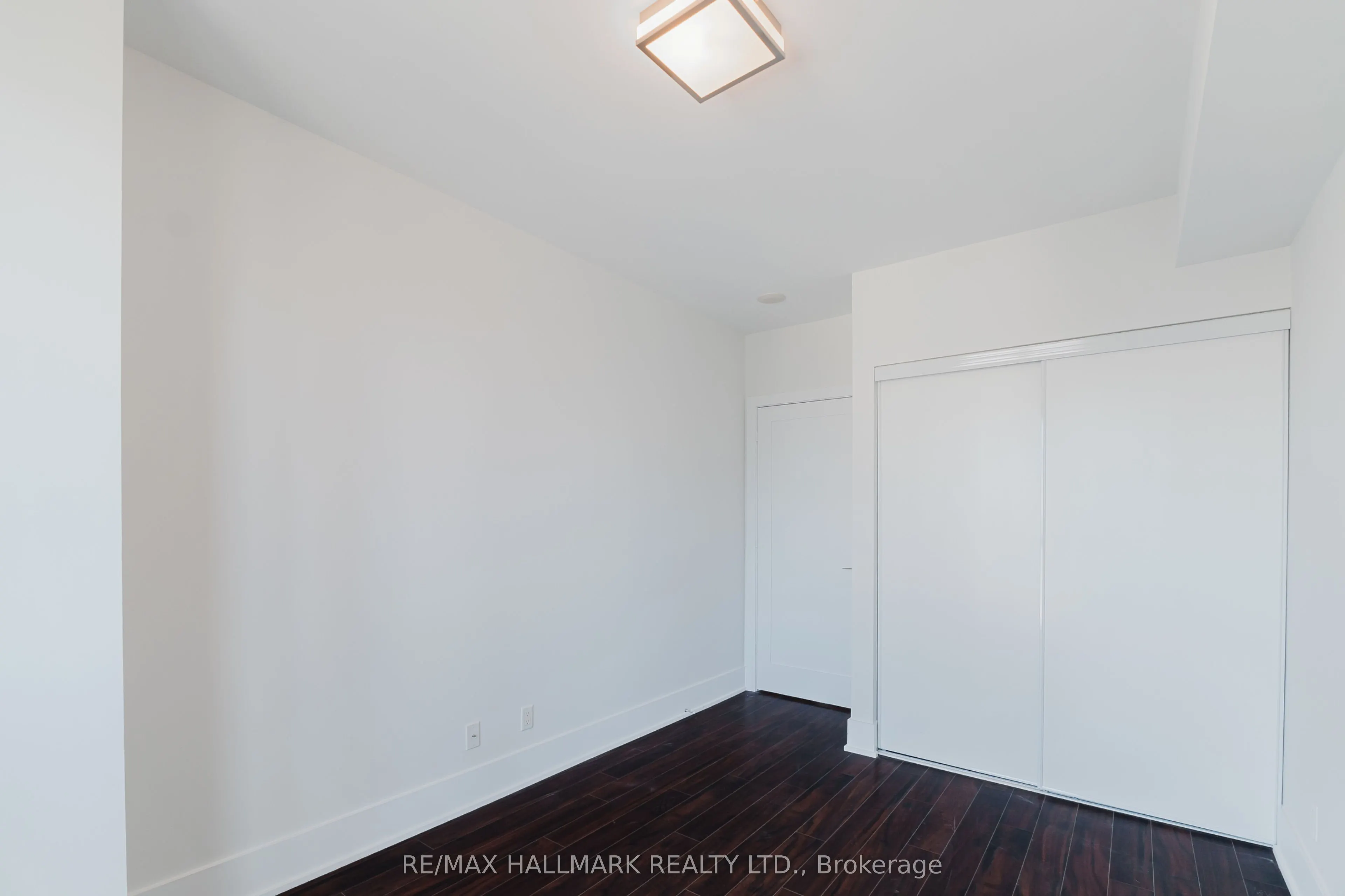 300 Front Street W, #2213