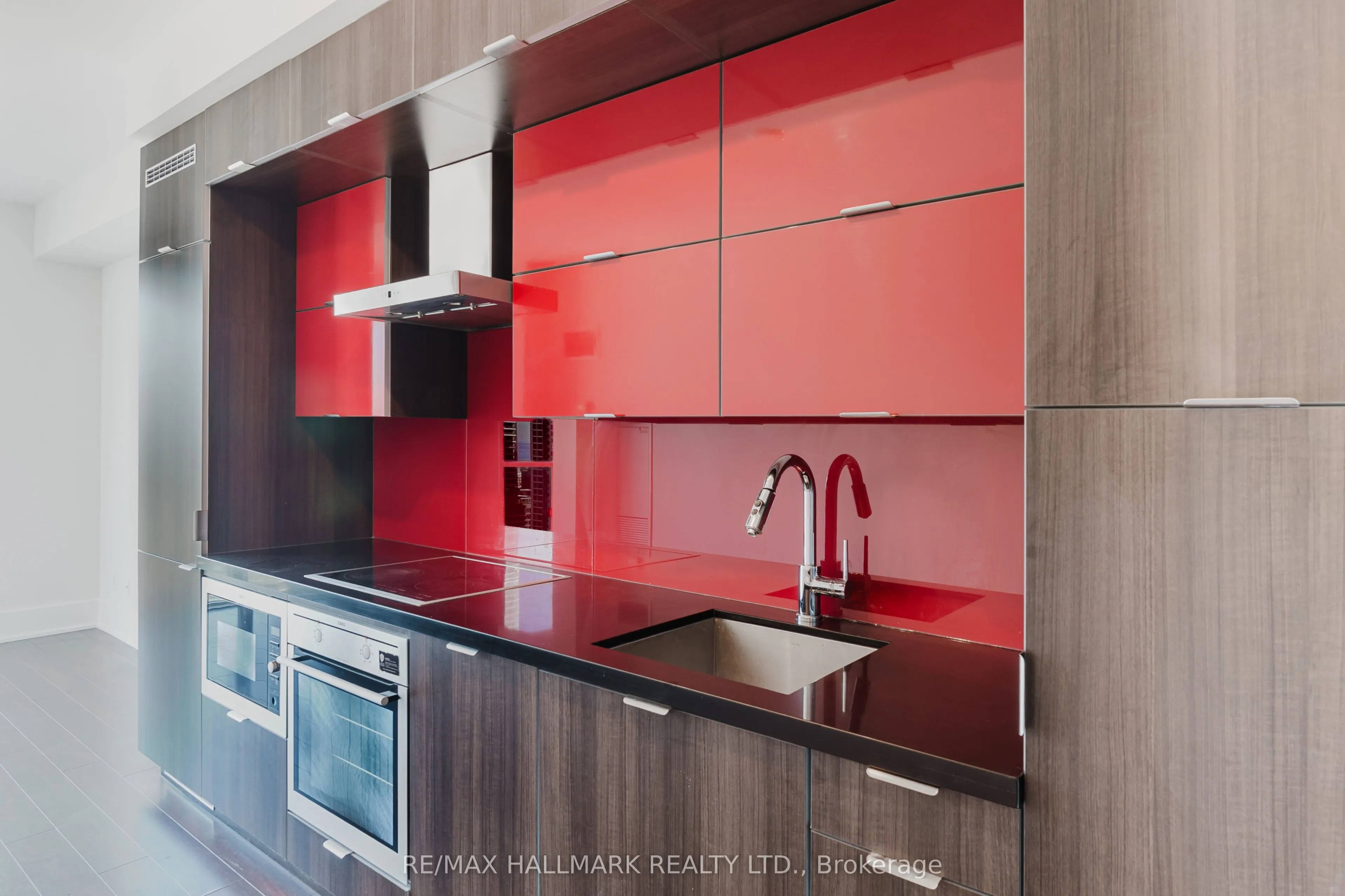 300 Front Street W, #2213