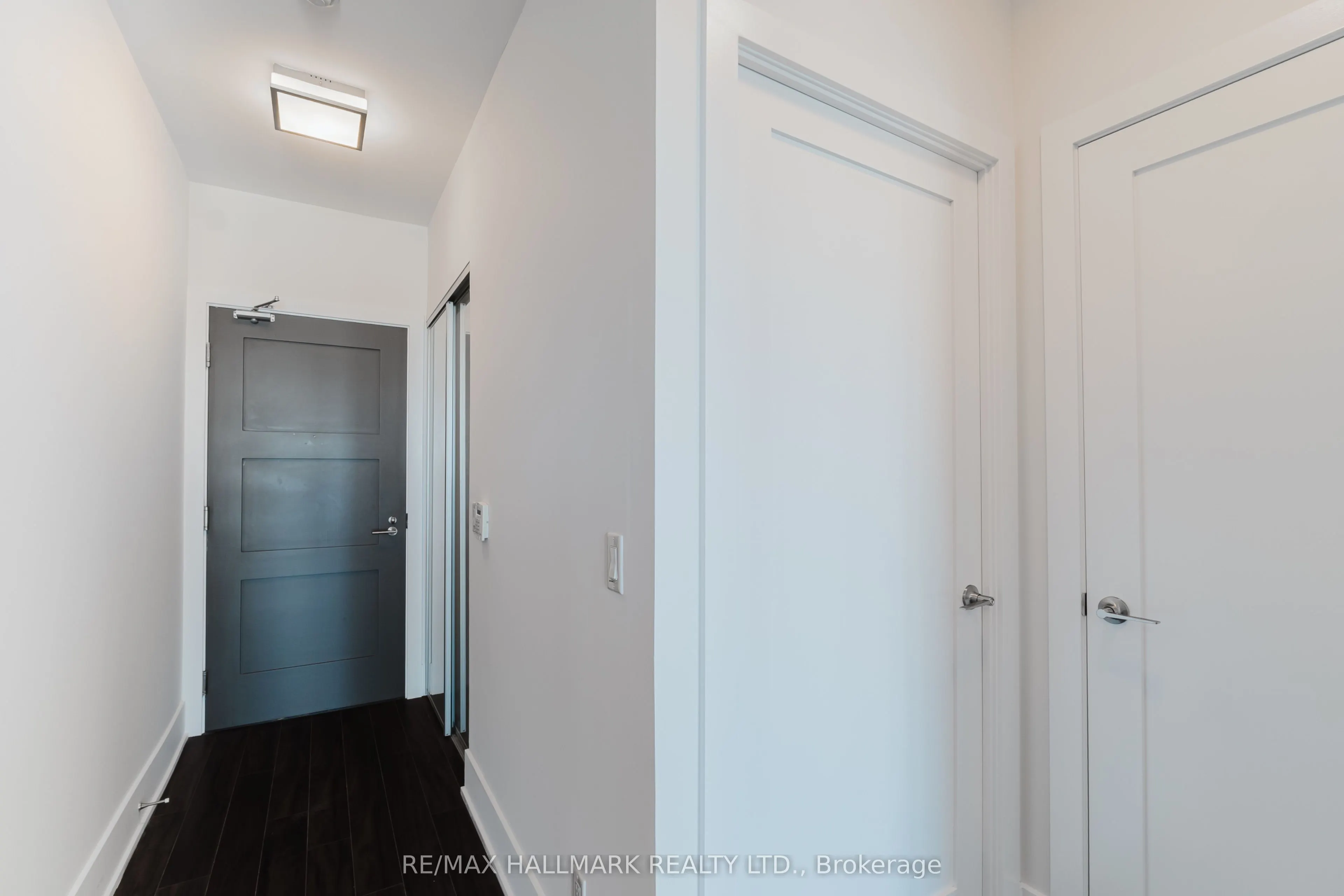 300 Front Street W, #2213